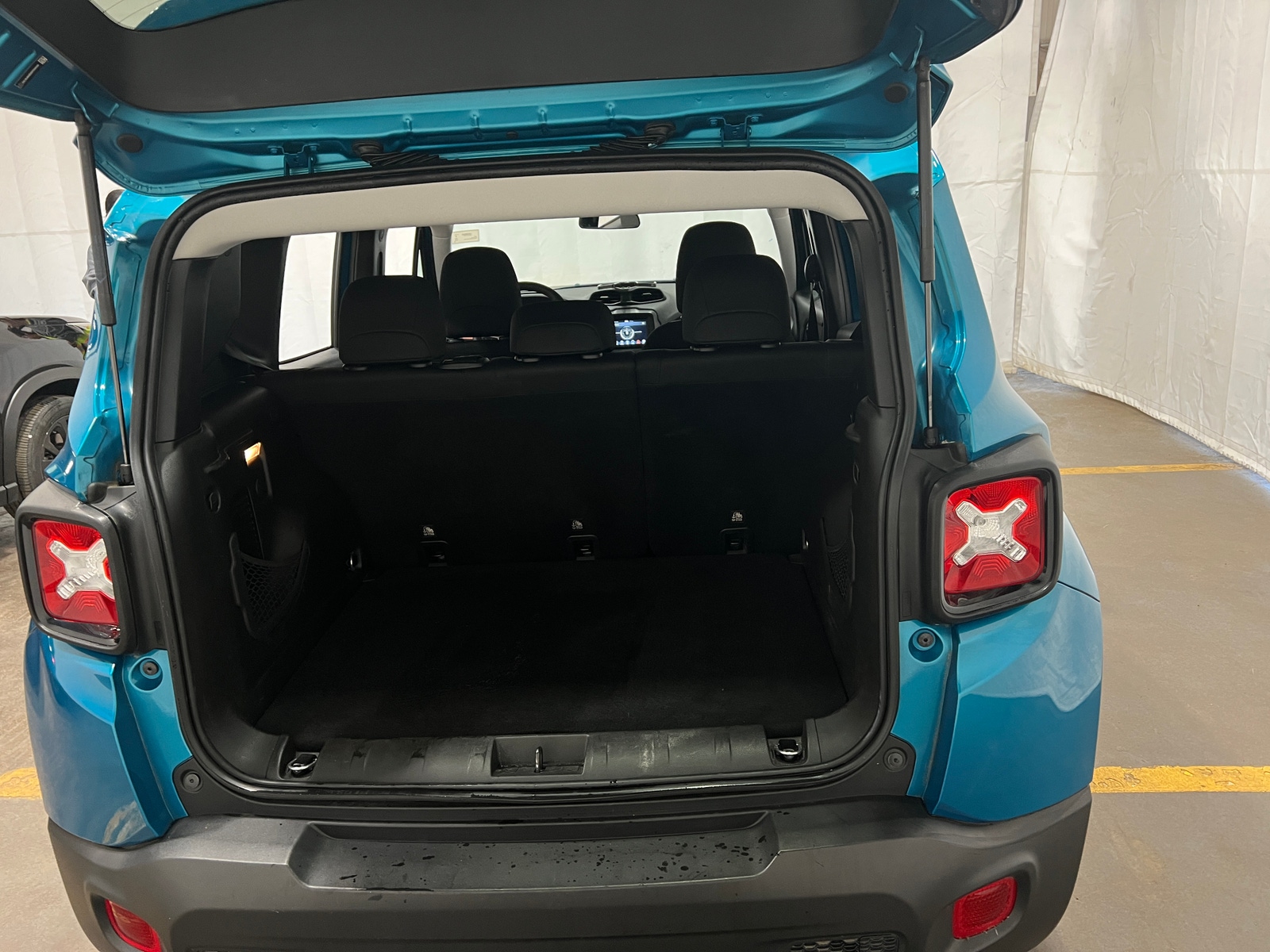 Thumbnail: 2019 Jeep Renegade - 7