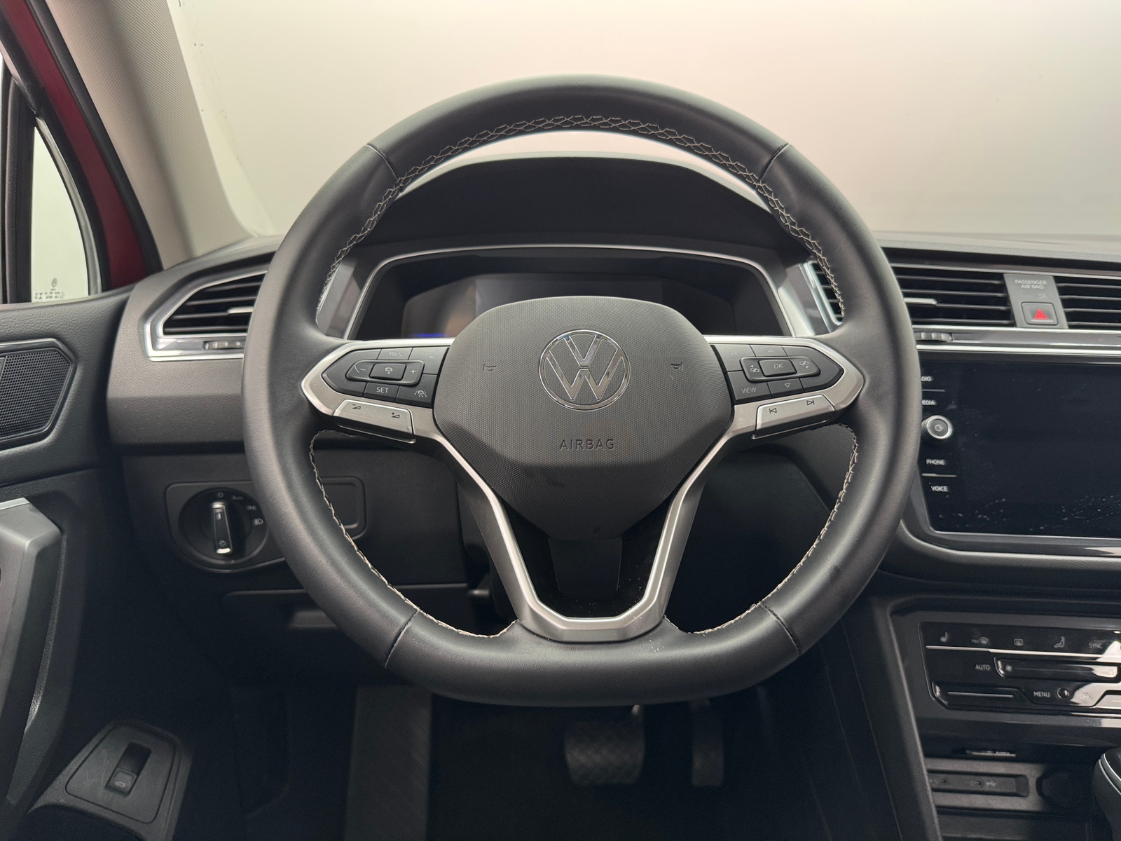 Thumbnail: 2024 Volkswagen Tiguan - 4