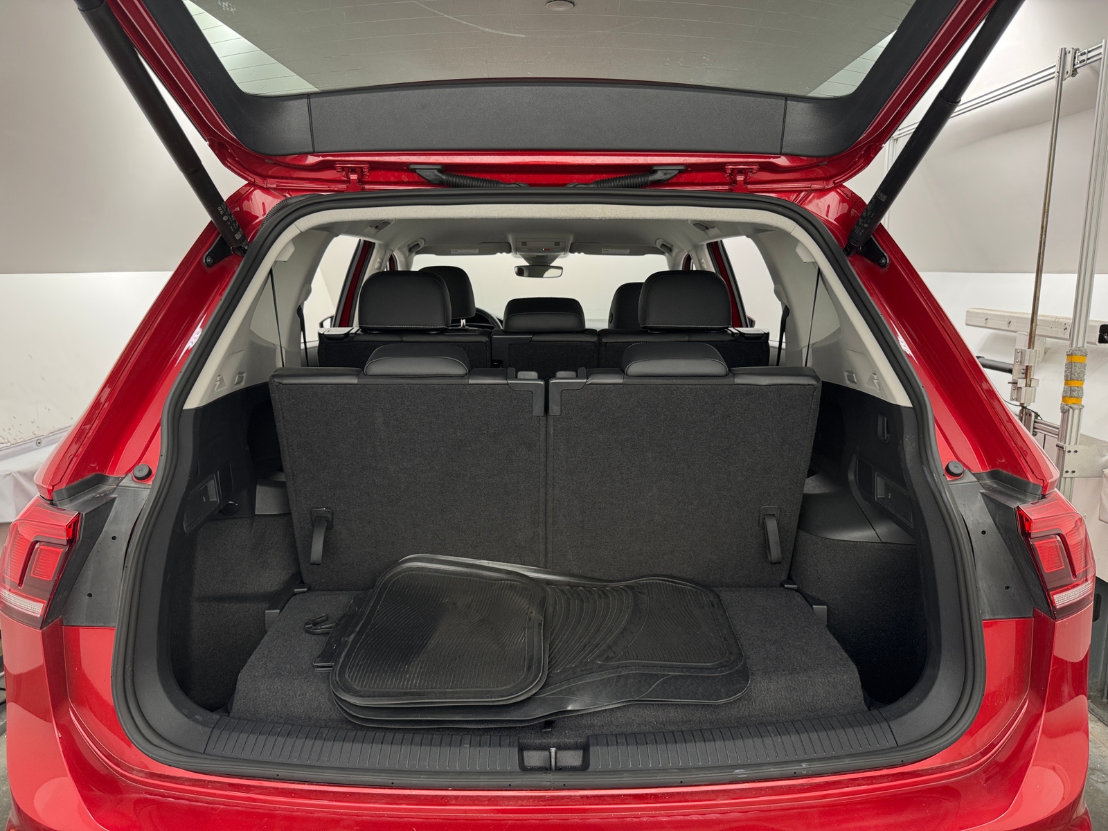 Thumbnail: 2024 Volkswagen Tiguan - 6