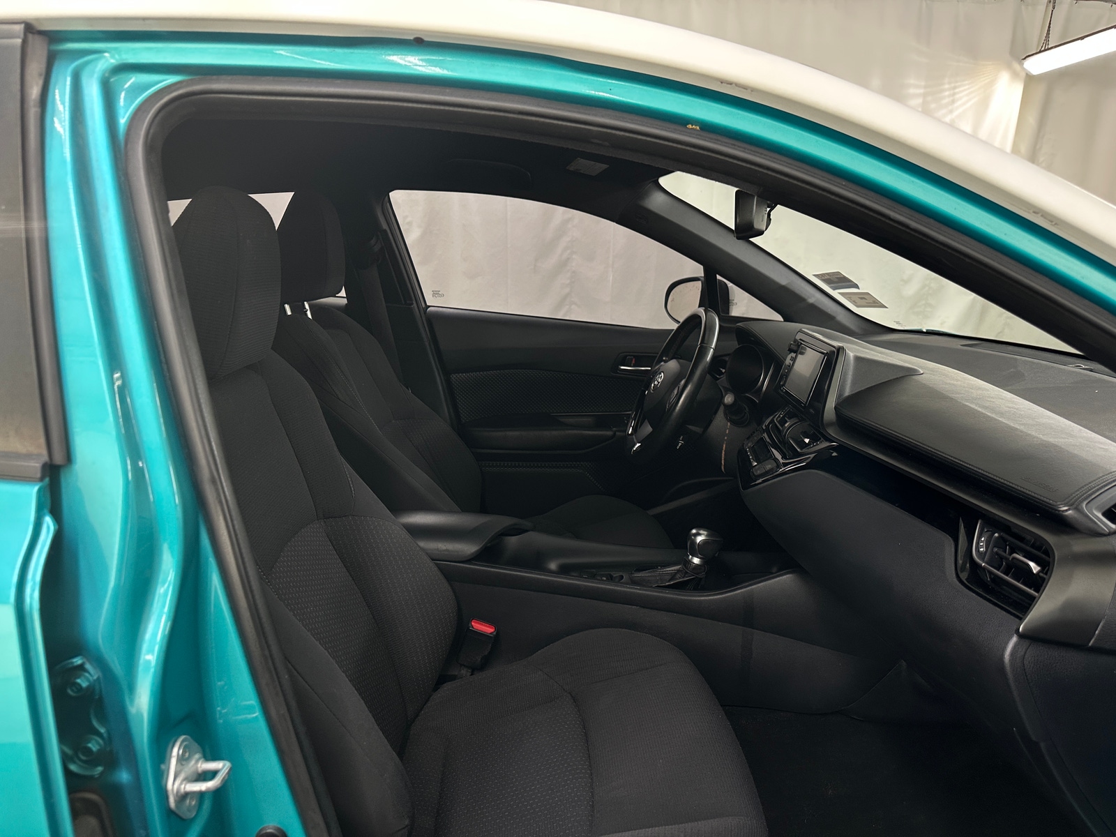 Thumbnail: 2018 Toyota C-HR - 2