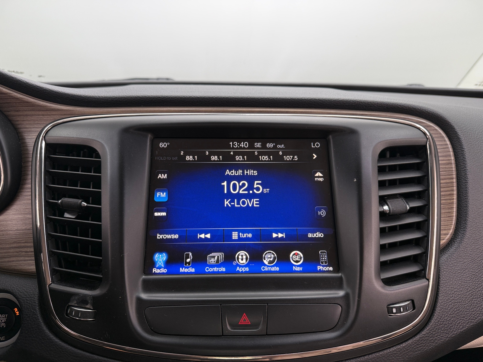 Thumbnail: 2015 Chrysler 200 - 3