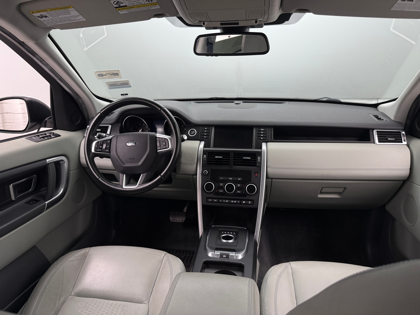 Thumbnail: 2016 Land Rover Discovery Sport - 2