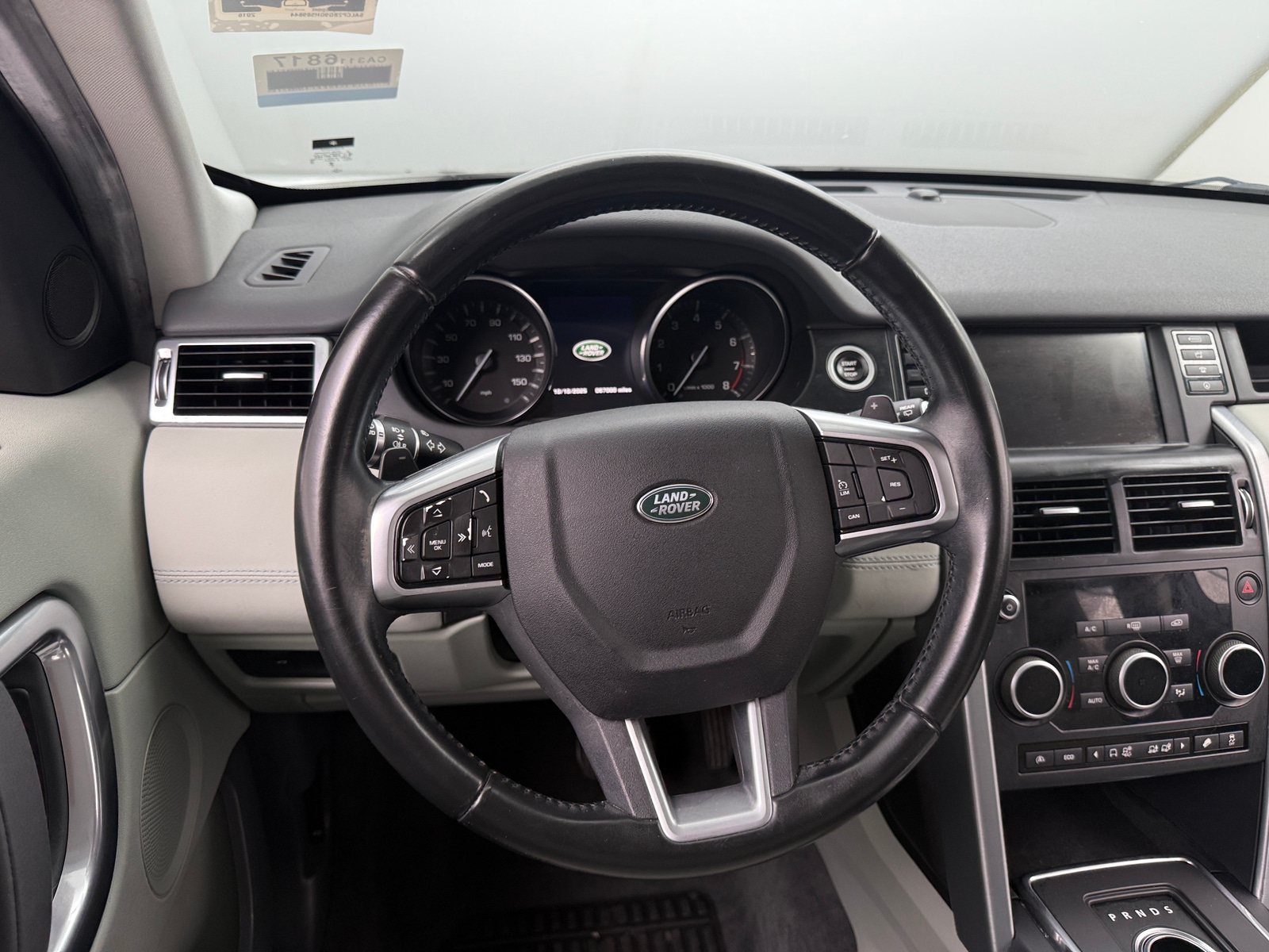 Thumbnail: 2016 Land Rover Discovery Sport - 4