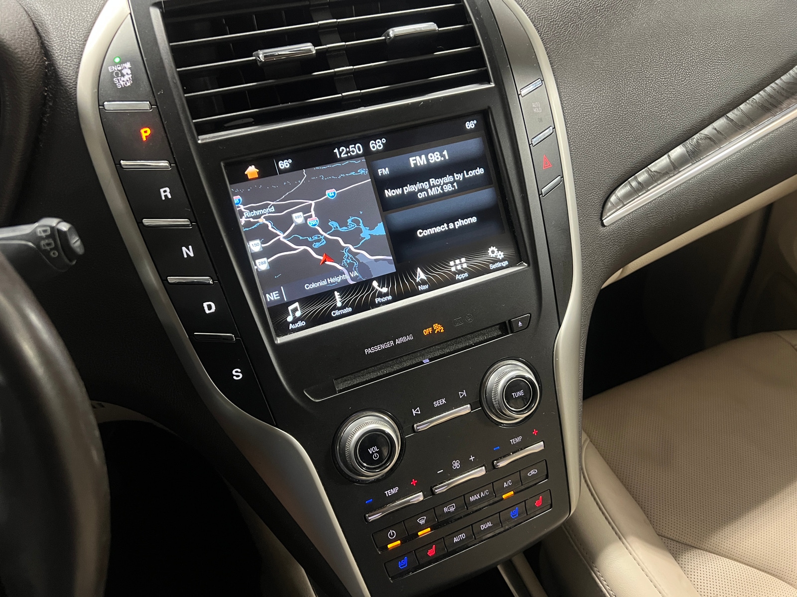 Thumbnail: 2017 Lincoln MKC - 3