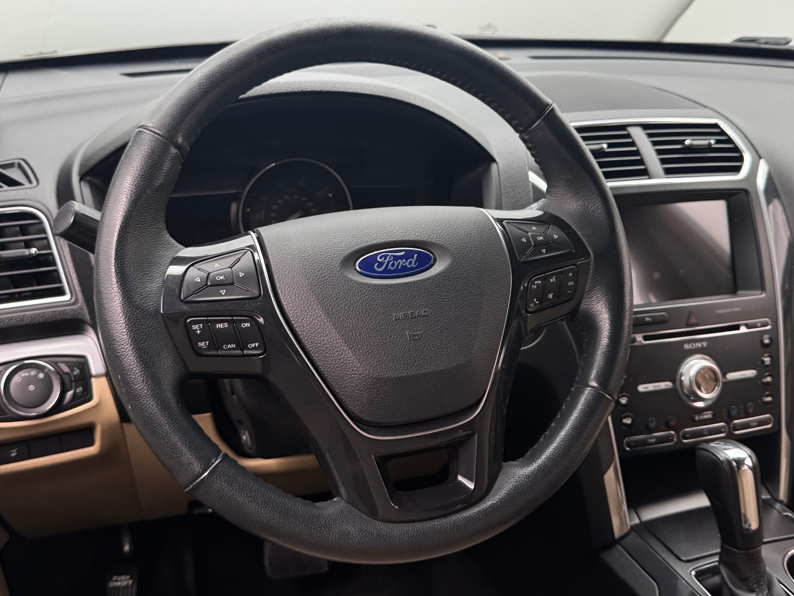 Thumbnail: 2017 Ford Explorer - 4