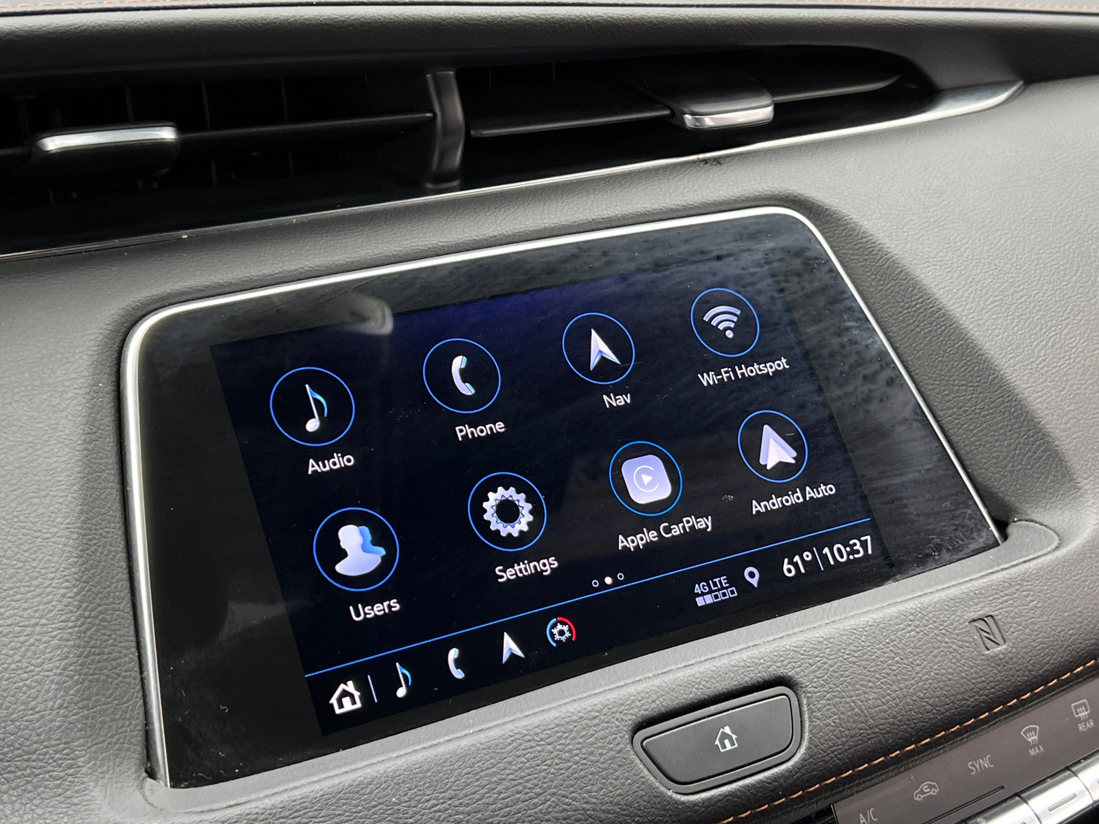 Thumbnail: 2019 Cadillac XT4 - 3