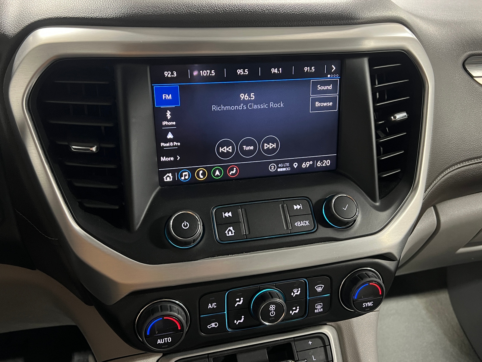 Thumbnail: 2023 GMC Acadia - 3