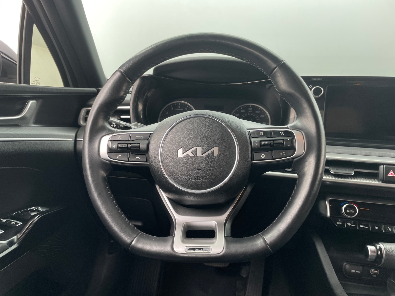 Thumbnail: 2023 Kia K5 - 4