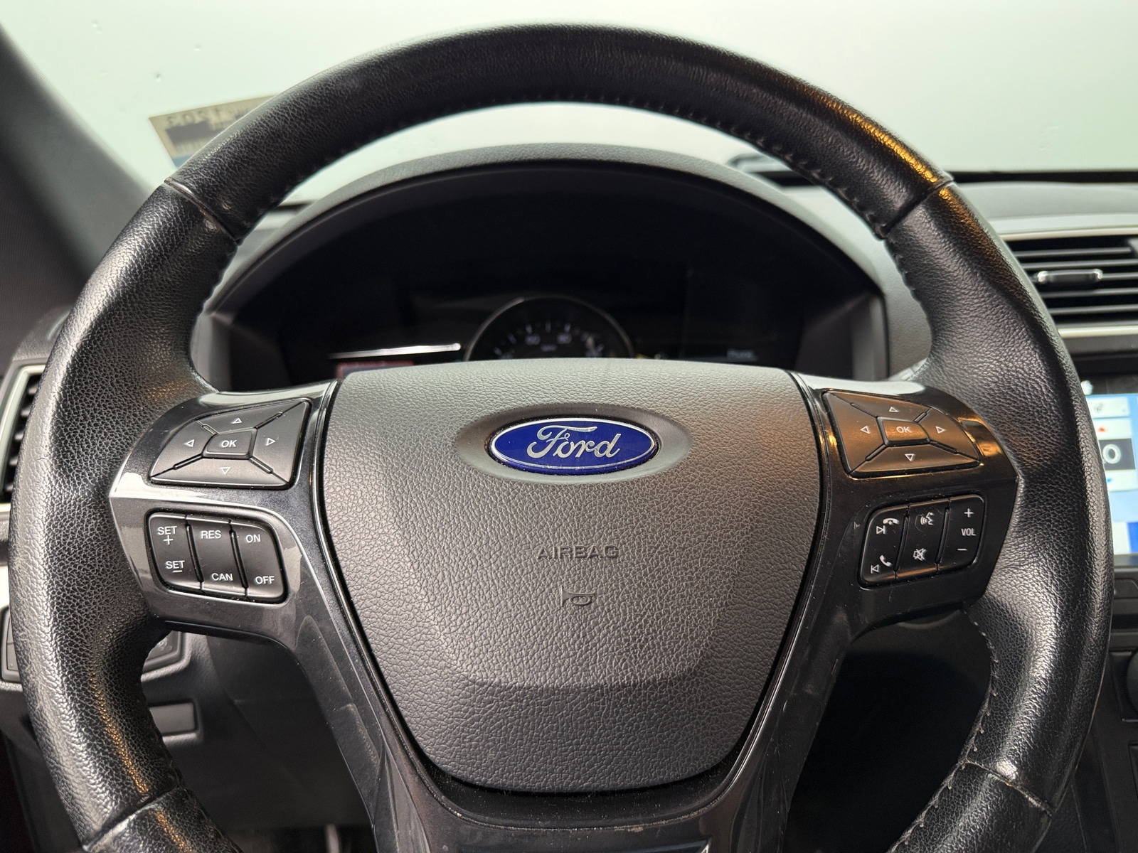 Thumbnail: 2017 Ford Explorer - 5