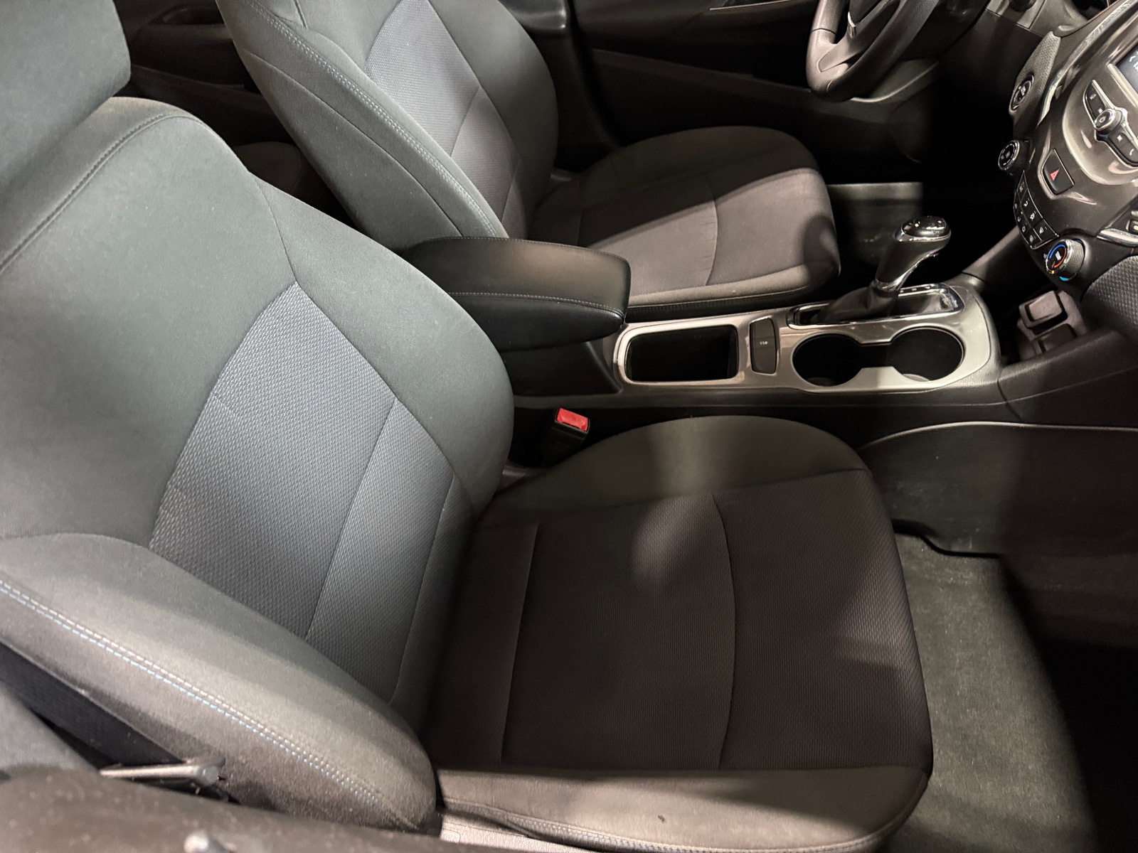 Thumbnail: 2018 Chevrolet Cruze - 2