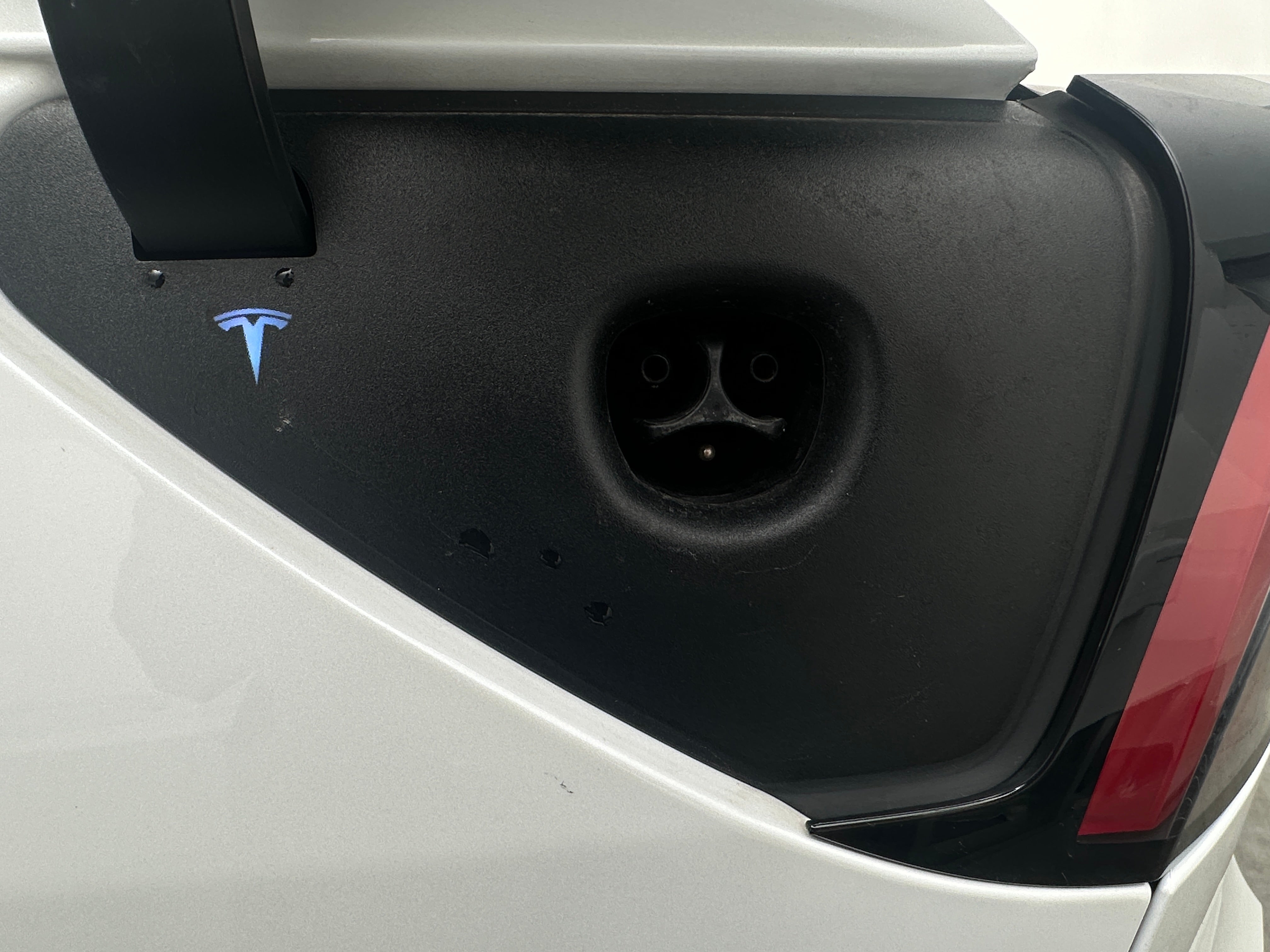 Used 2021 Tesla Model Y Long Range with VIN 5YJYGDEE8MF144848 for sale in Oak Creek, WI