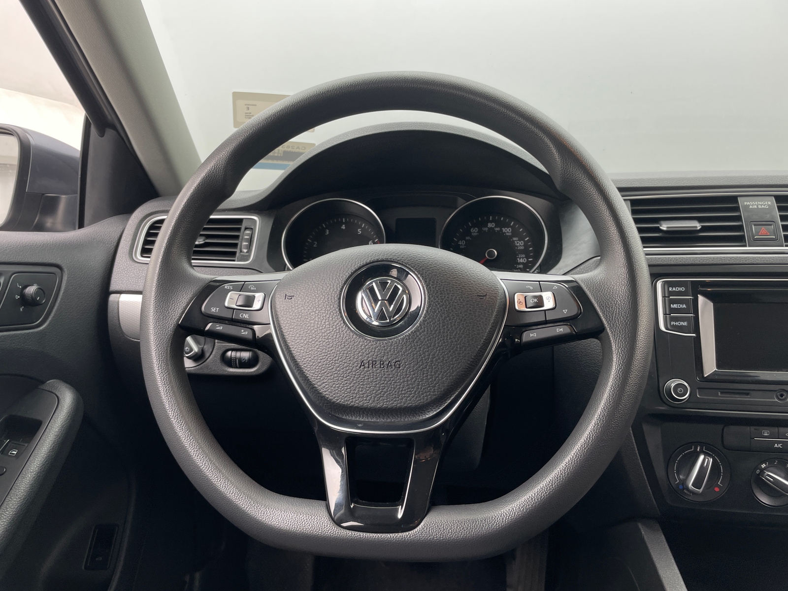 Thumbnail: 2017 Volkswagen Jetta - 5