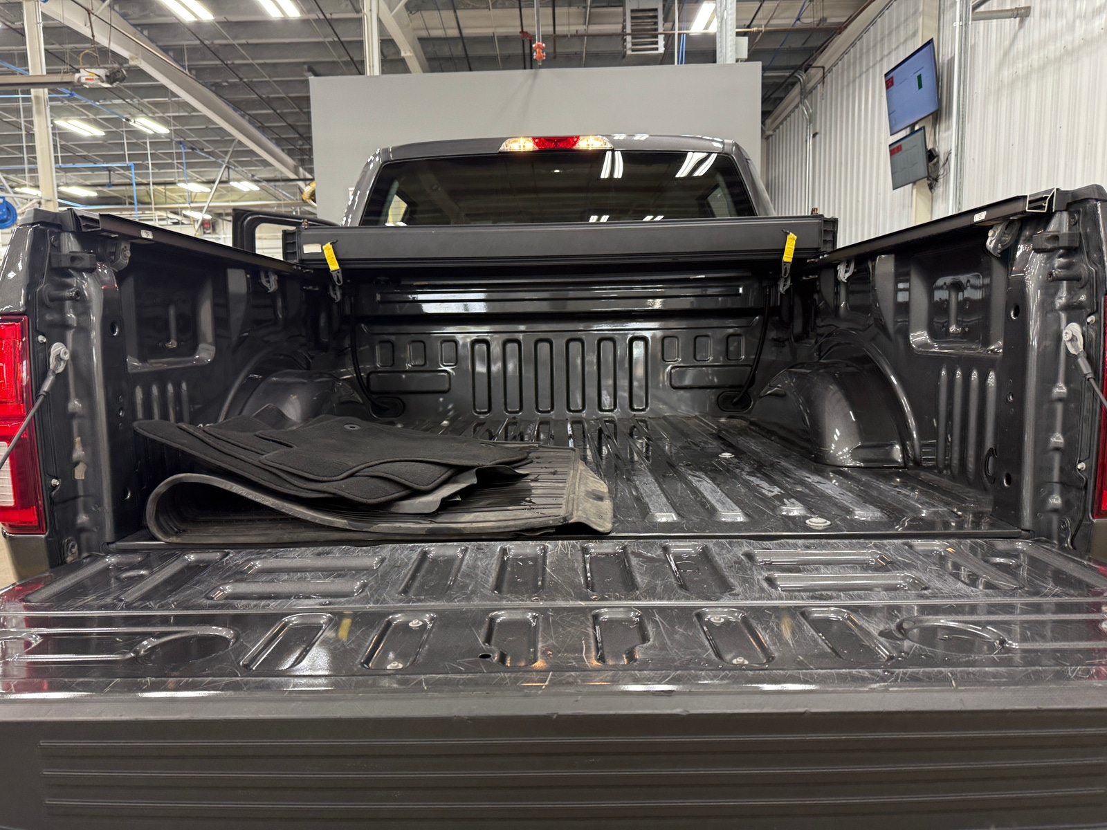 Thumbnail: 2020 Ford Econoline - 7