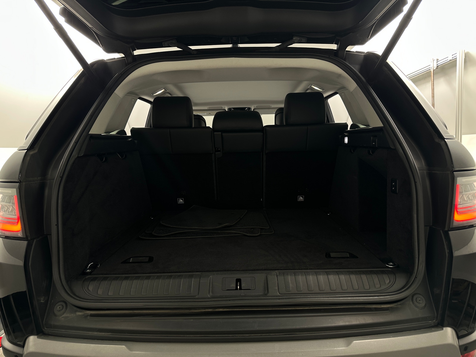 Thumbnail: 2021 Land Rover Range Rover Sport - 6