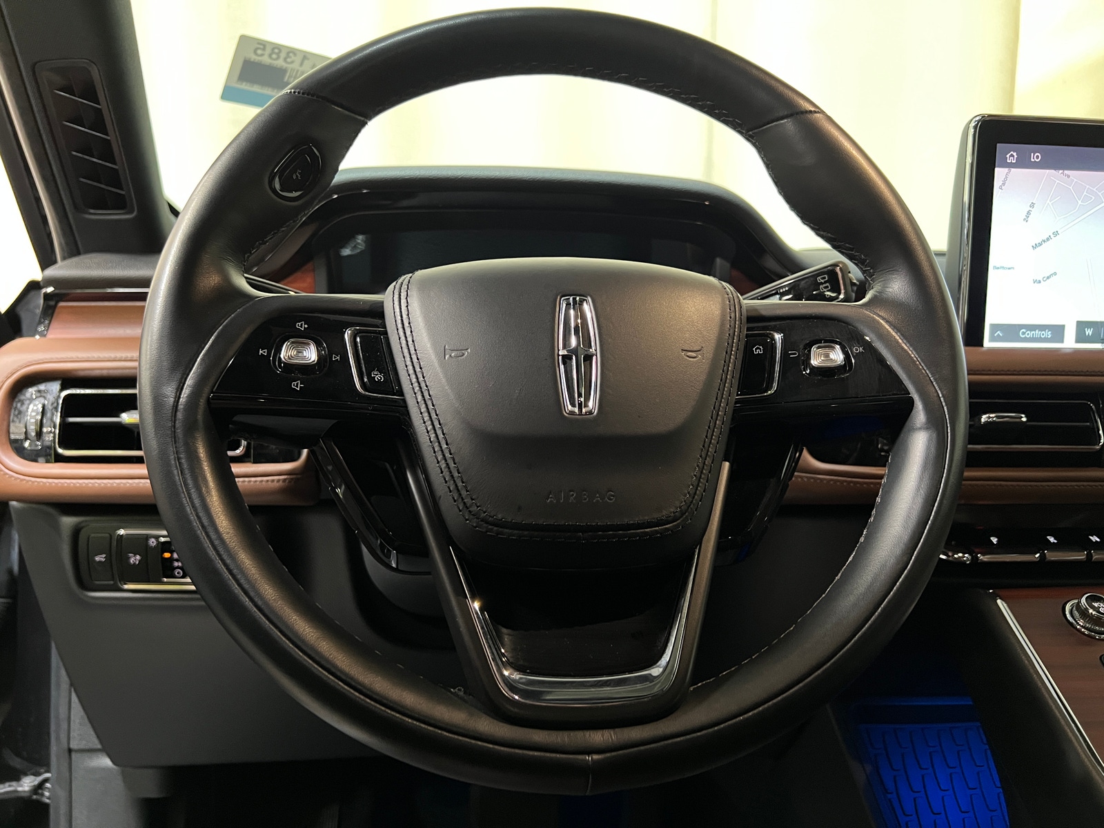 Thumbnail: 2023 Lincoln Aviator - 4