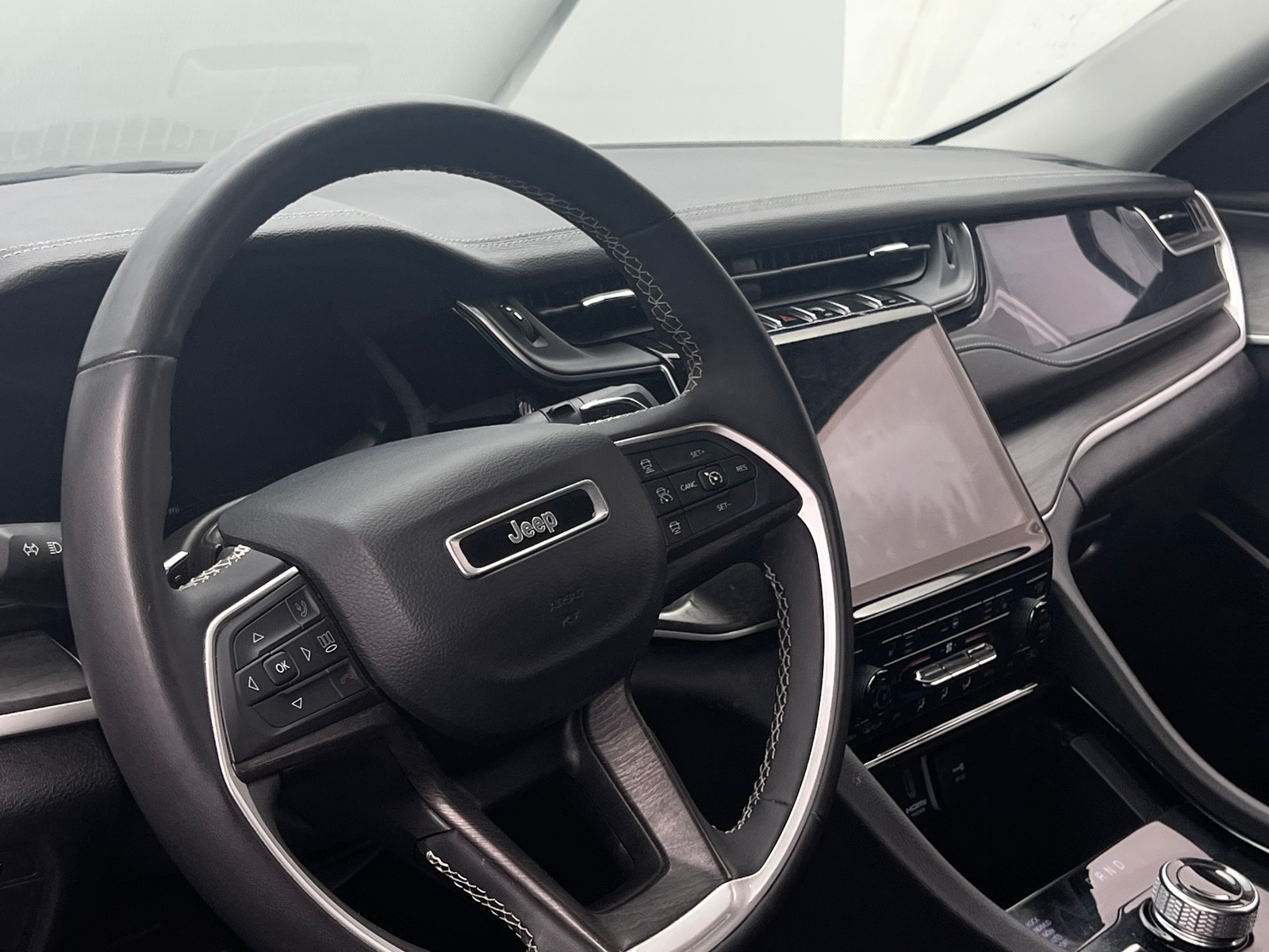 Thumbnail: 2023 Jeep Grand Cherokee - 4
