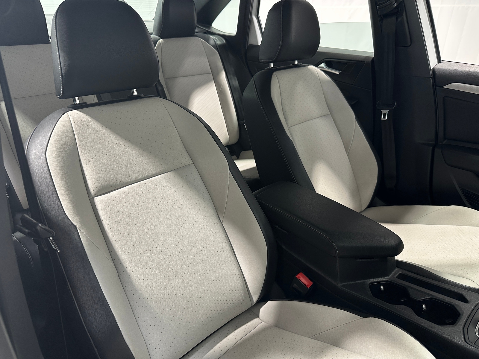Thumbnail: 2021 Volkswagen Jetta - 2