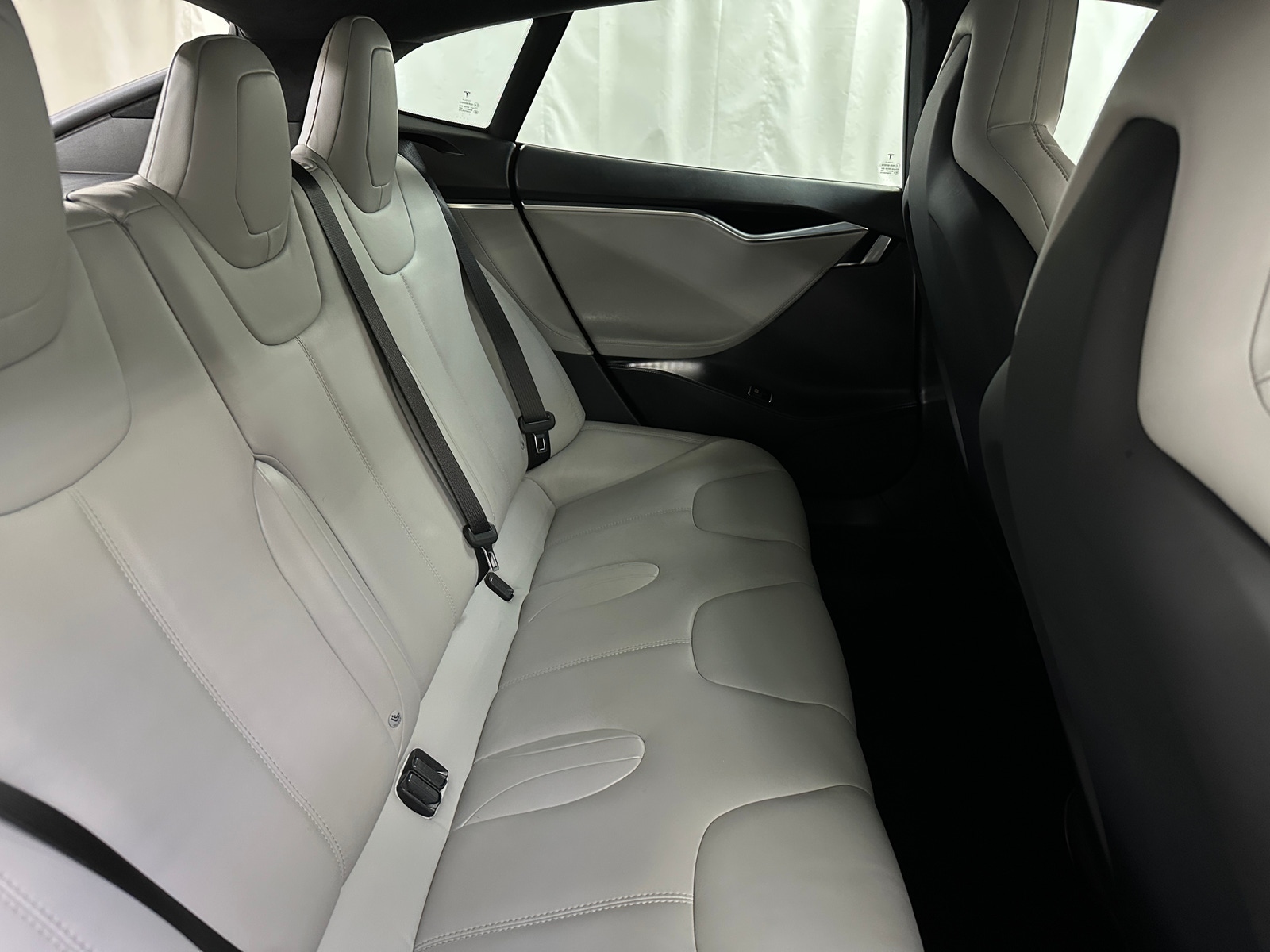 Thumbnail: 2015 Tesla Model S - 5