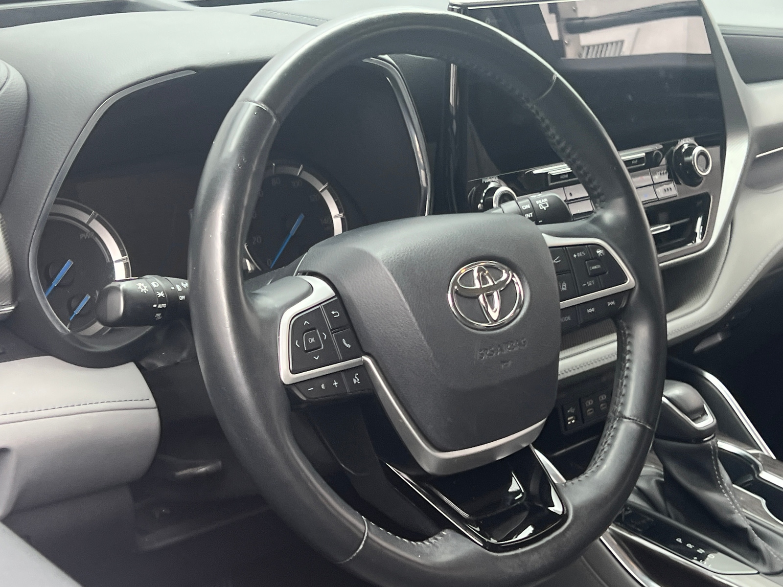 Thumbnail: 2022 Toyota Highlander - 4