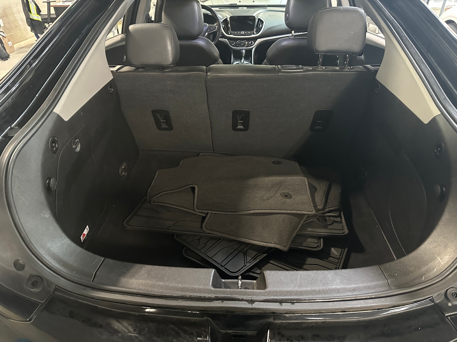 Thumbnail: 2017 Chevrolet Volt - 7
