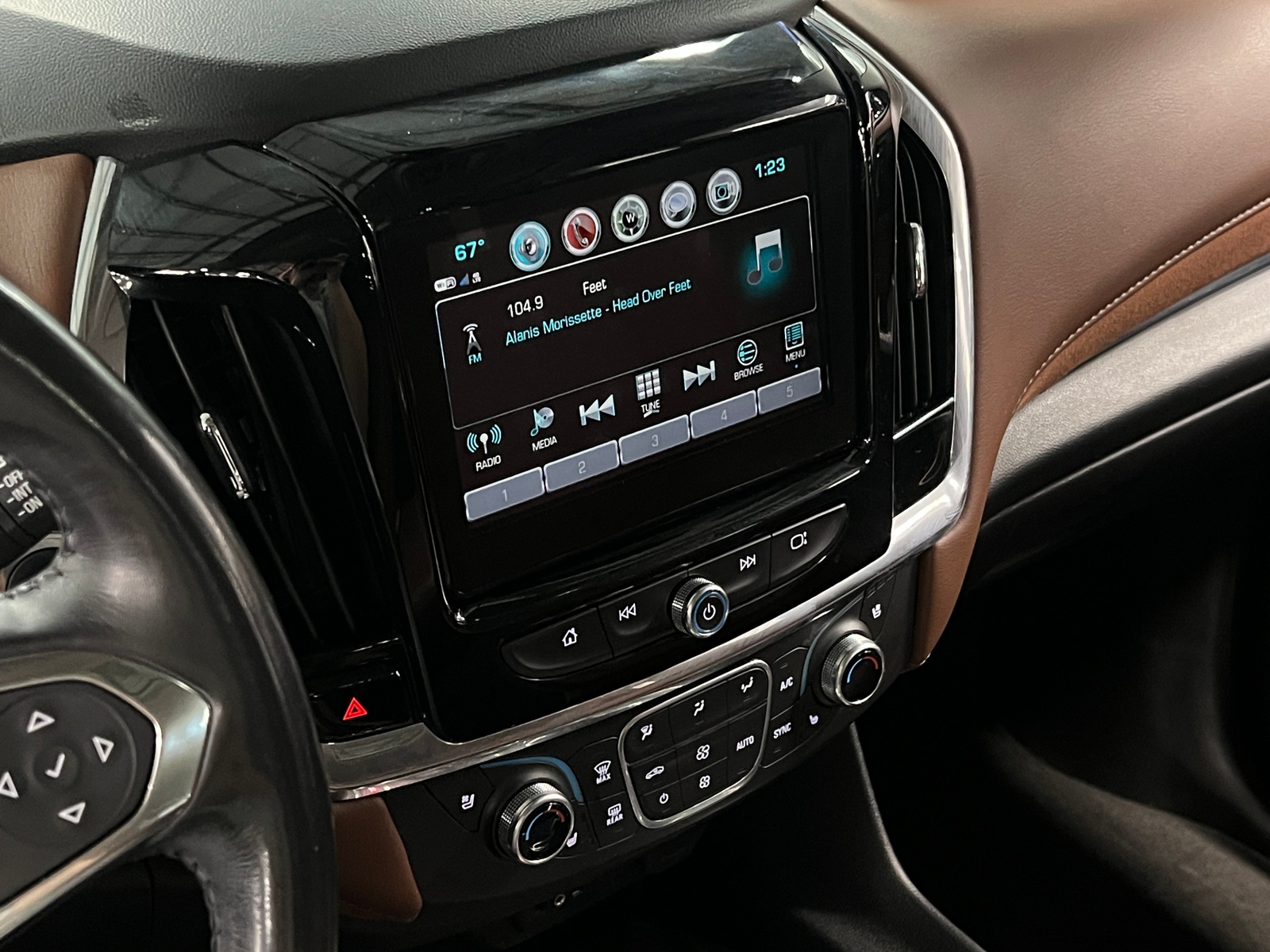 Thumbnail: 2019 Chevrolet Traverse - 3