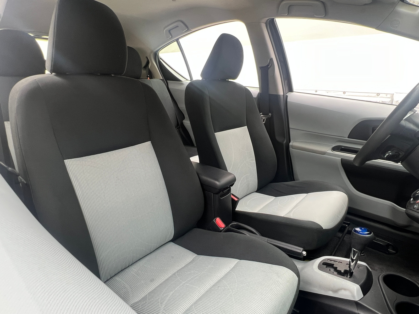 Thumbnail: 2014 Toyota Prius c - 2