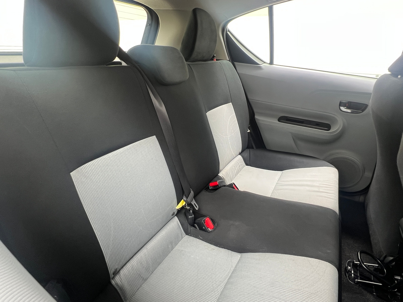 Thumbnail: 2014 Toyota Prius c - 6