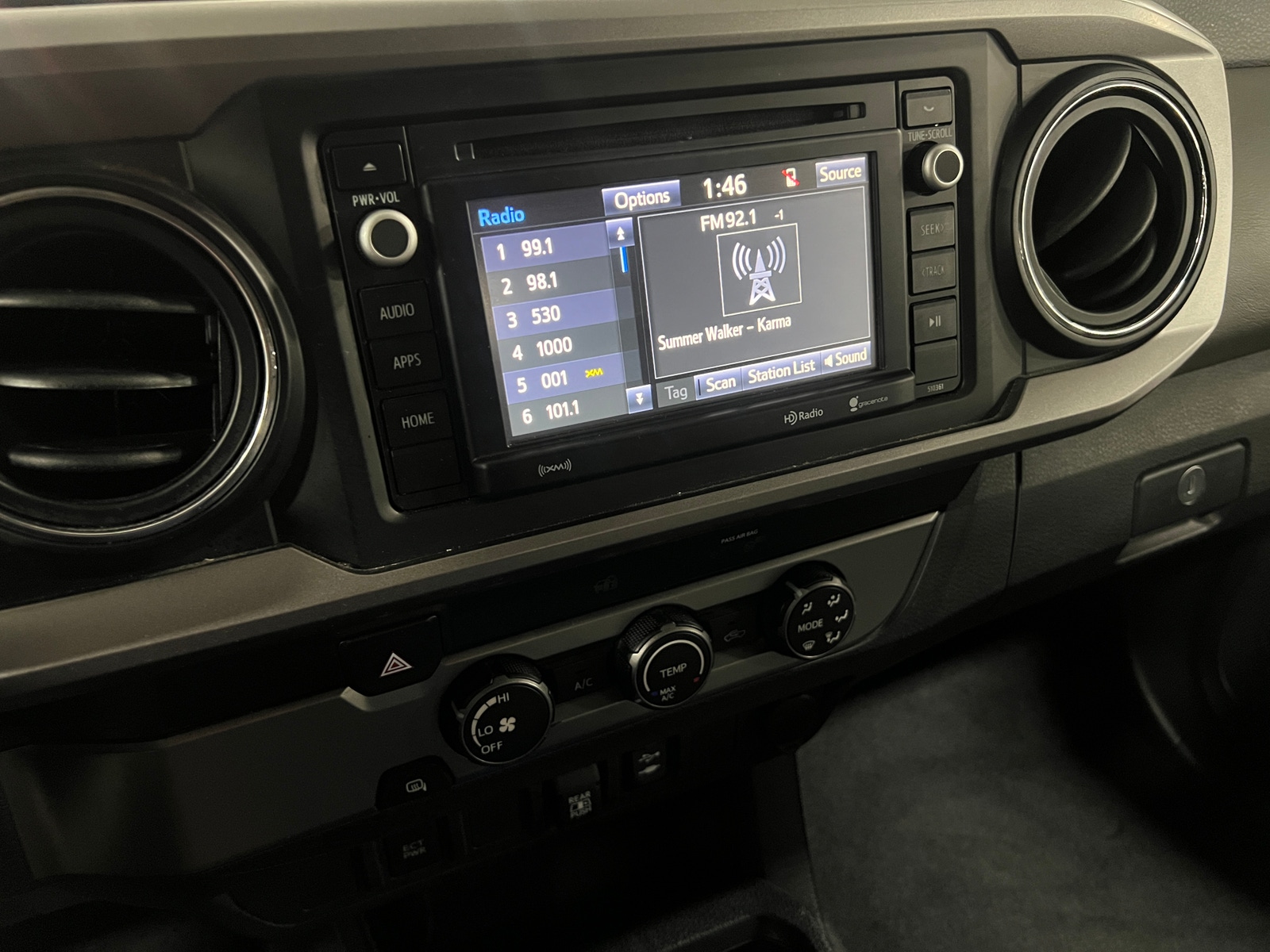 Thumbnail: 2019 Toyota Tacoma - 4