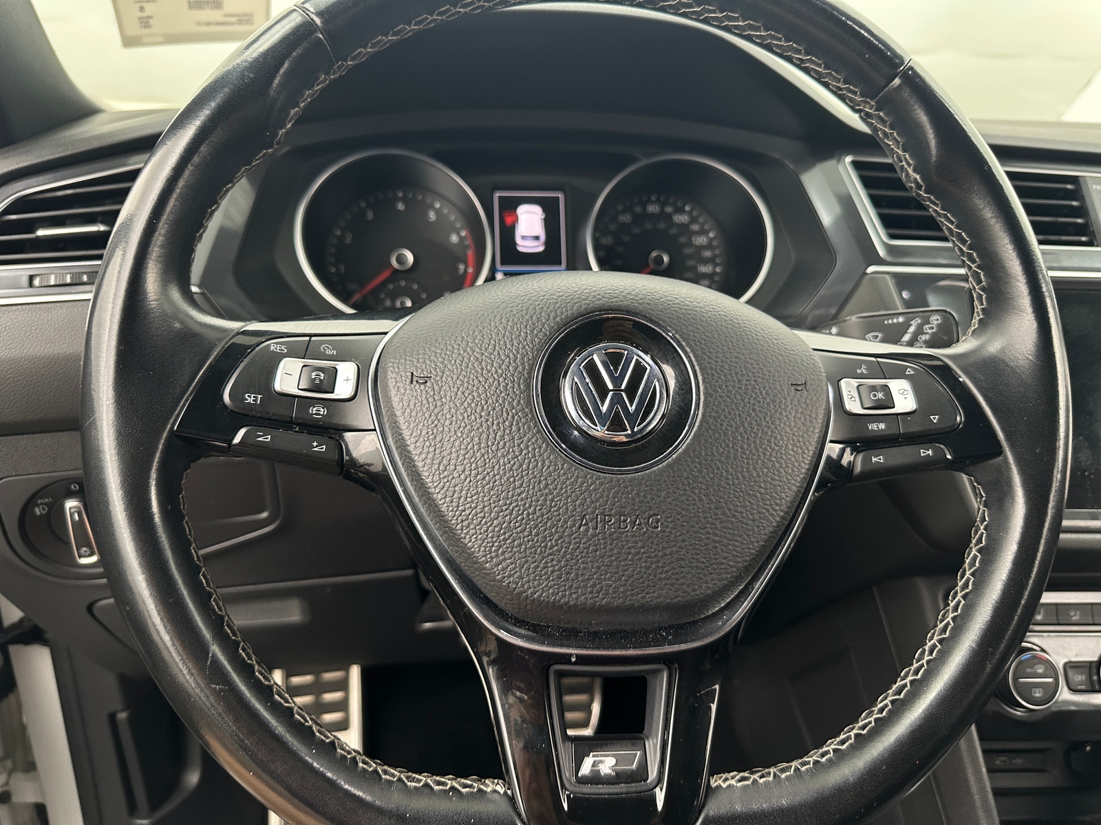 Thumbnail: 2021 Volkswagen Tiguan - 4