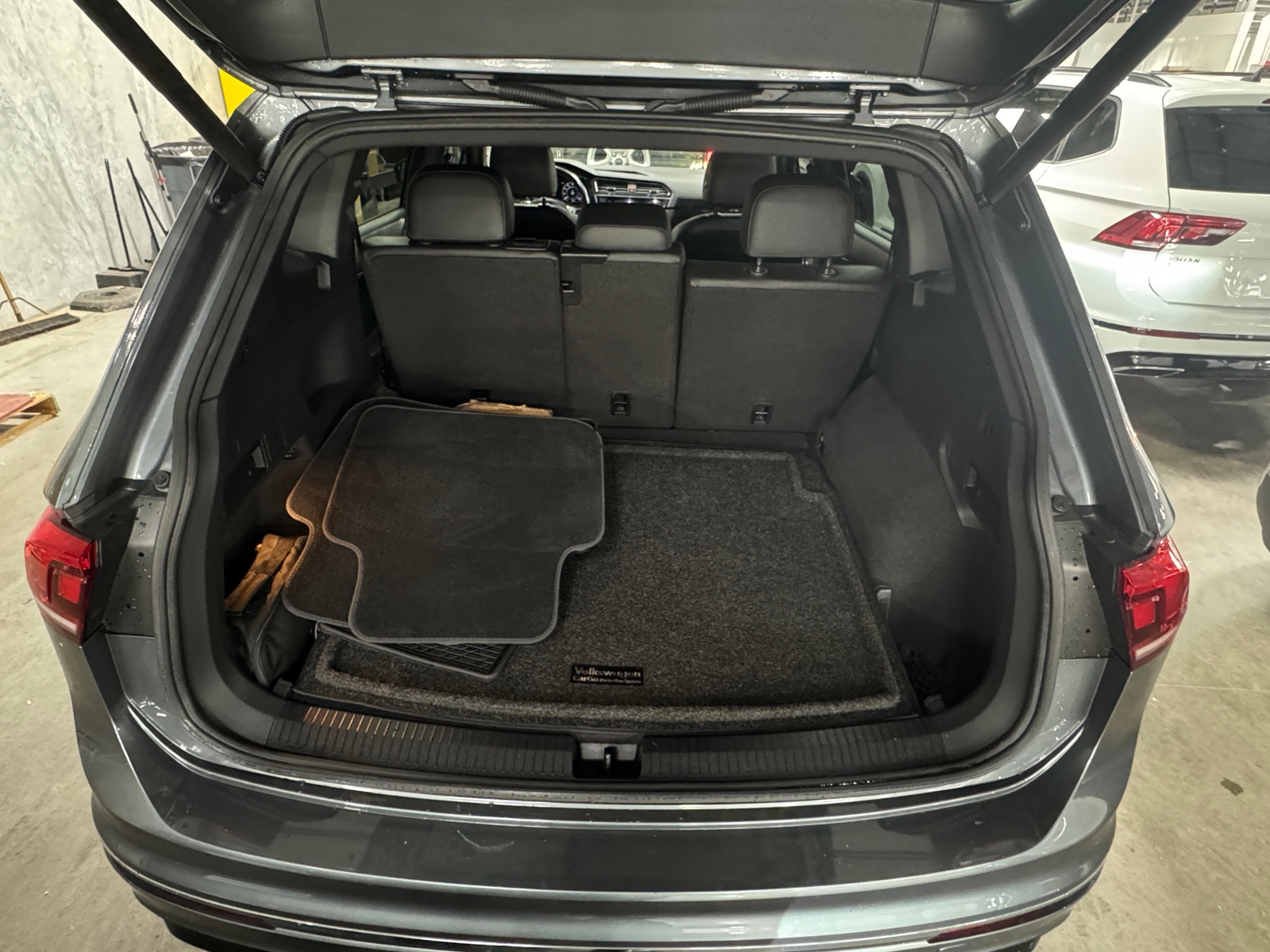 Thumbnail: 2018 Volkswagen Tiguan - 6
