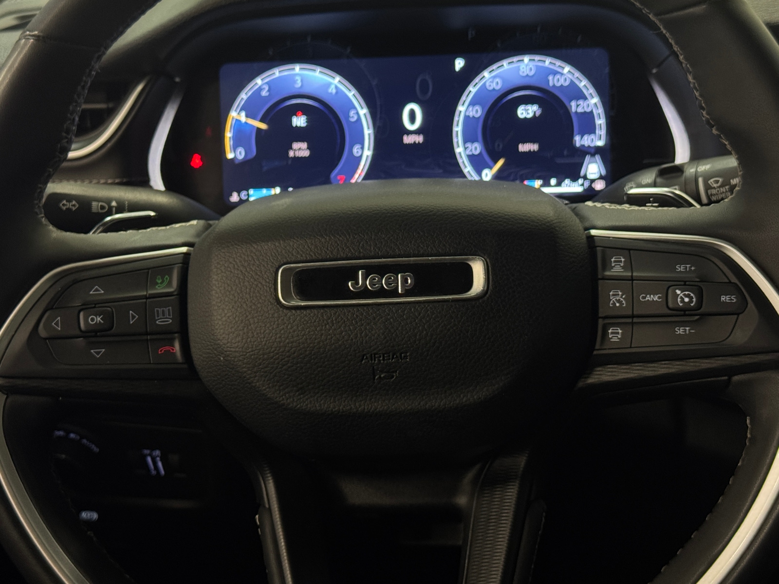 Thumbnail: 2024 Jeep Grand Cherokee L - 4