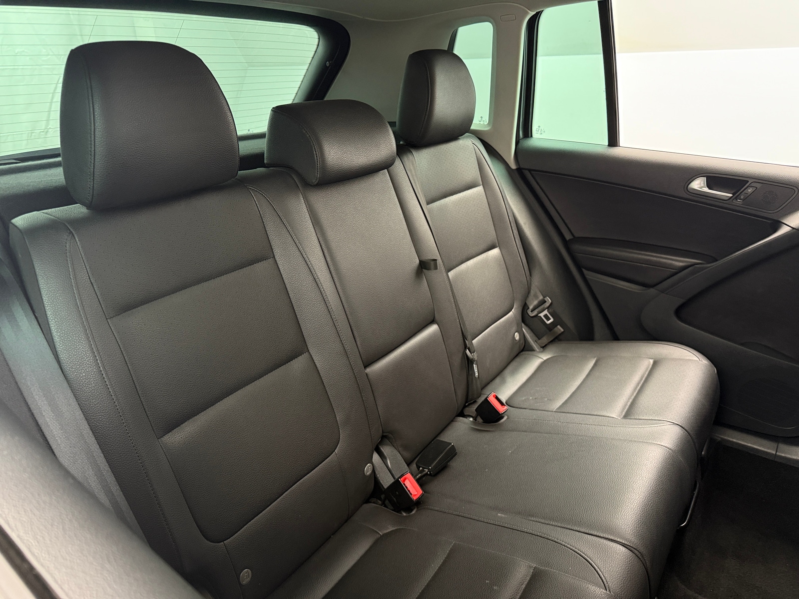 Thumbnail: 2017 Volkswagen Tiguan - 5