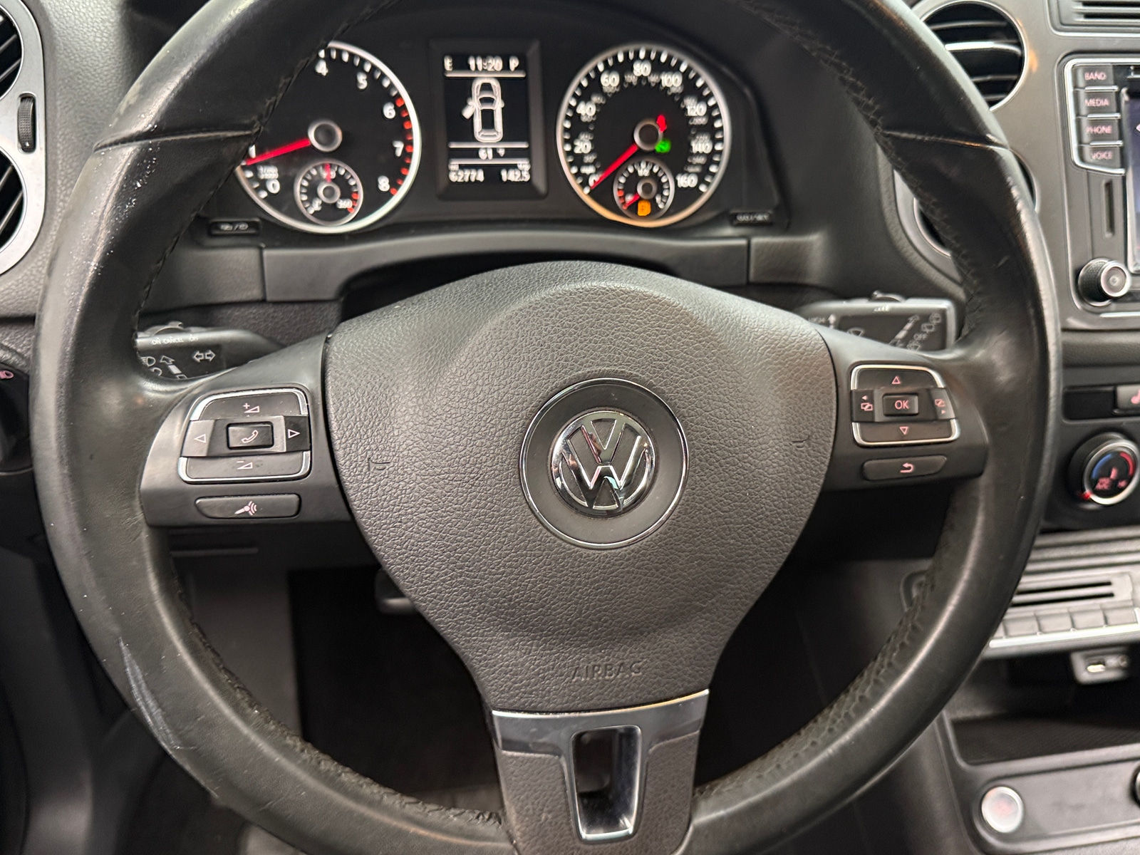 Thumbnail: 2017 Volkswagen Tiguan - 4
