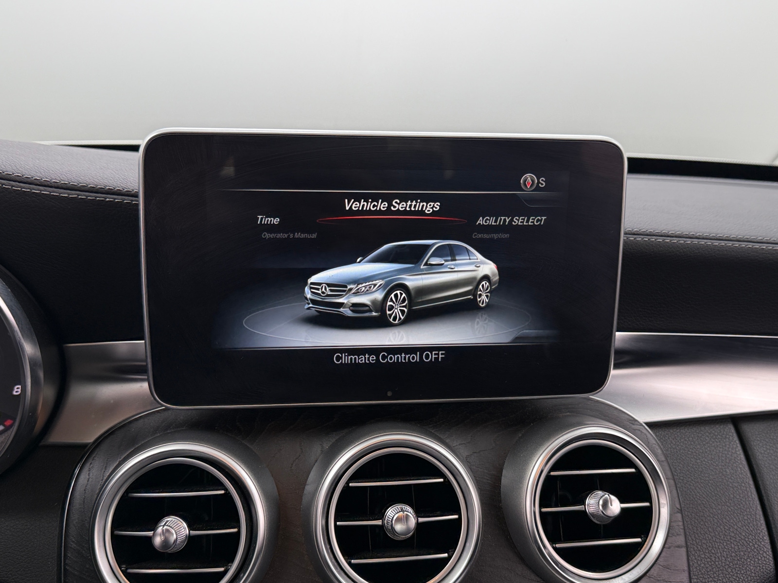 Thumbnail: 2015 Mercedes-Benz C-Class - 3