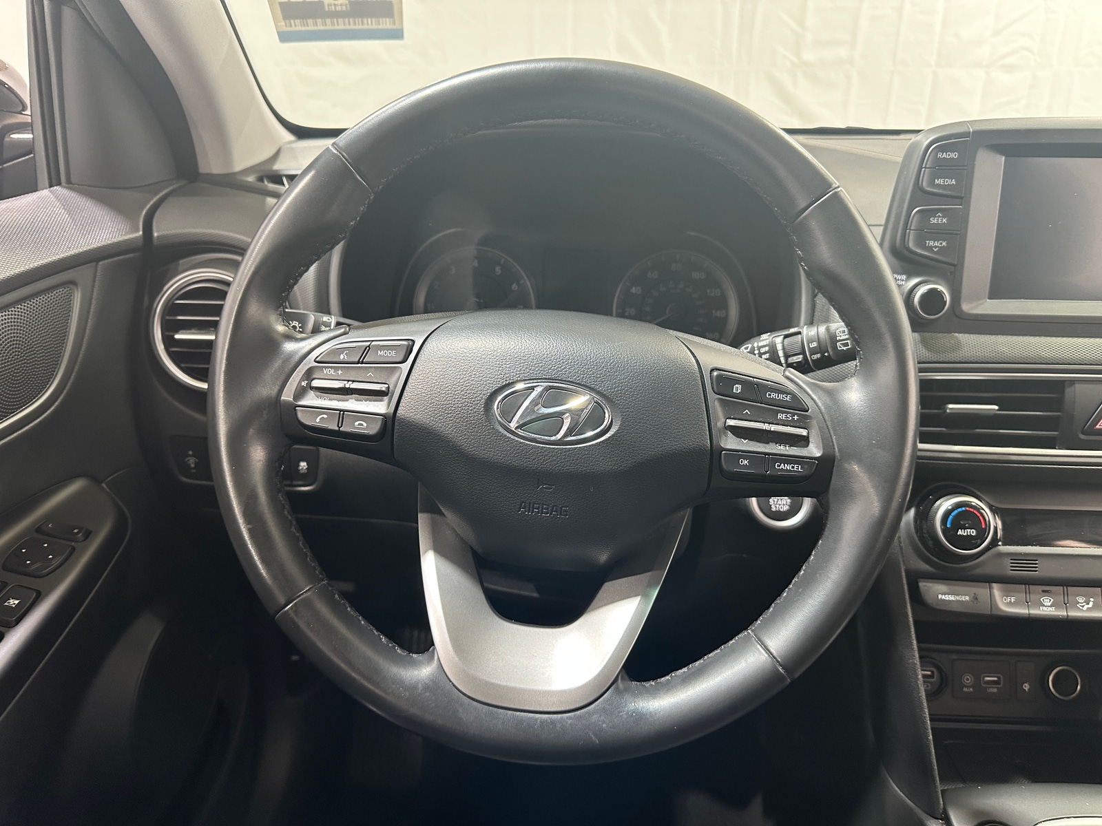 Thumbnail: 2020 Hyundai Kona - 4