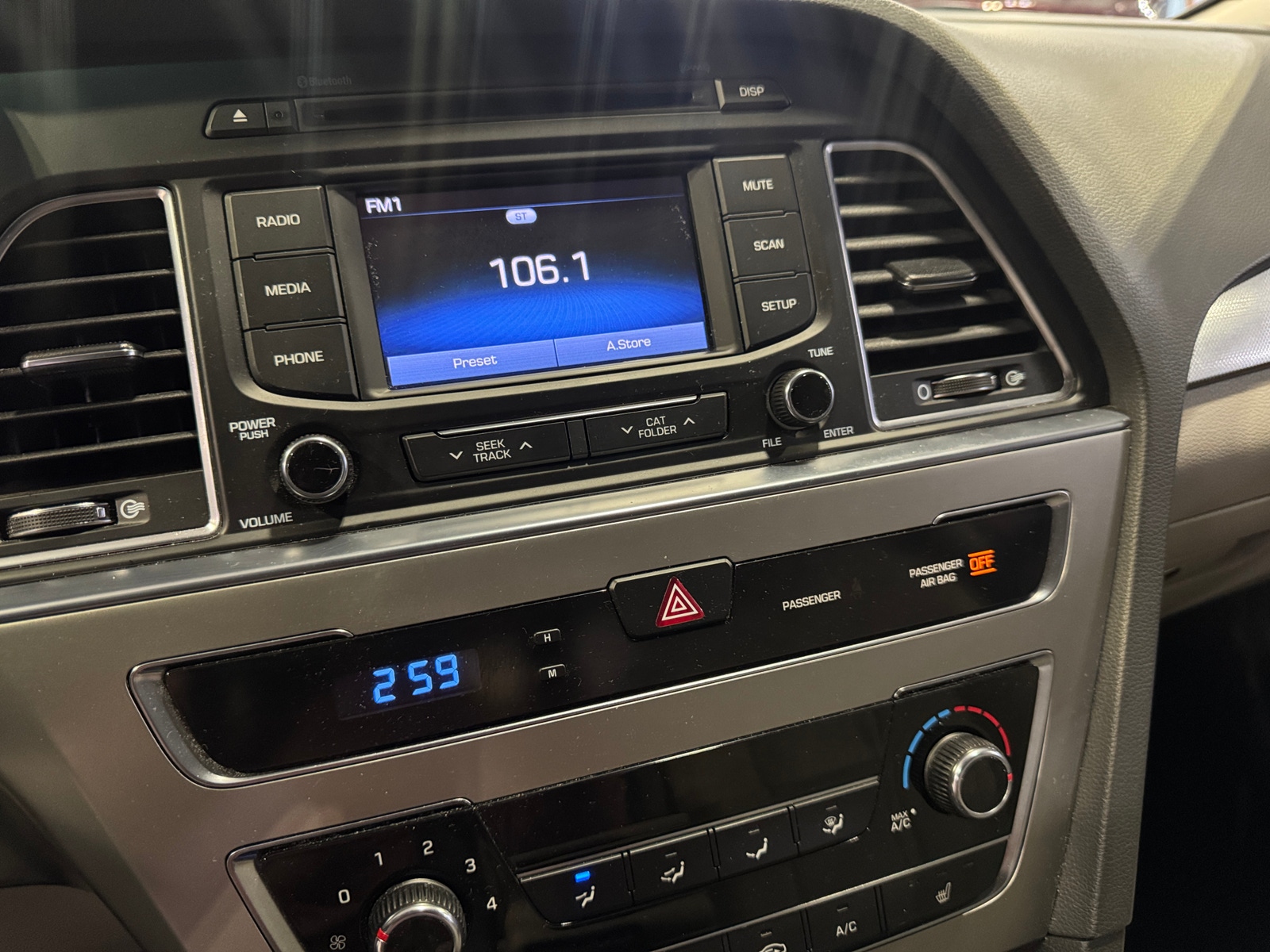 Thumbnail: 2015 Hyundai Sonata - 4