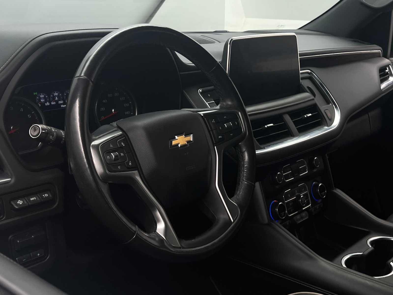 Thumbnail: 2021 Chevrolet Suburban - 4