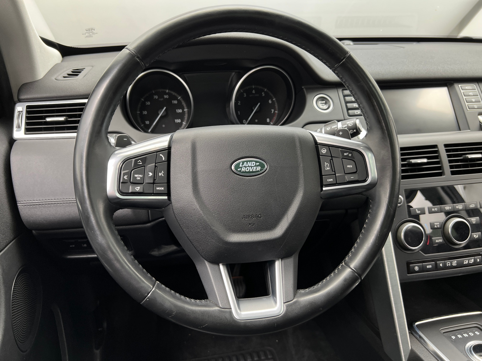 Thumbnail: 2018 Land Rover Discovery Sport - 4