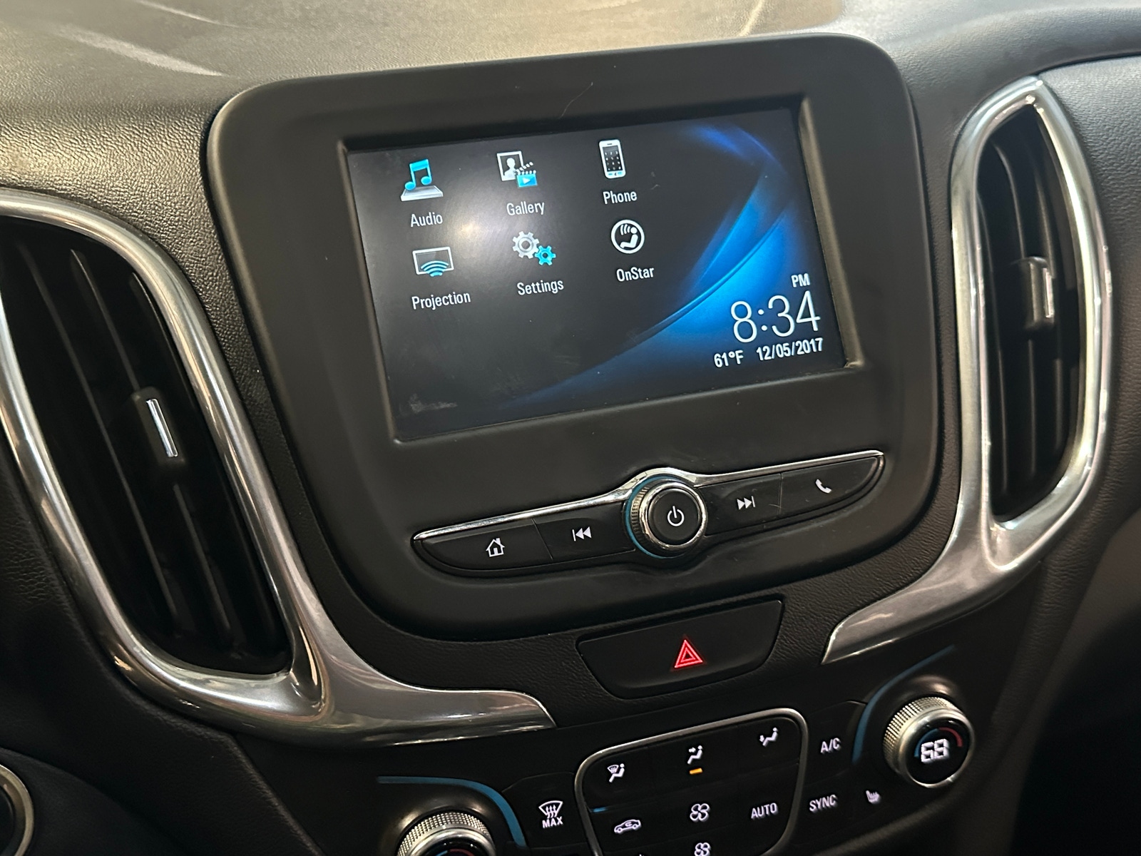 Thumbnail: 2018 Chevrolet Equinox - 4