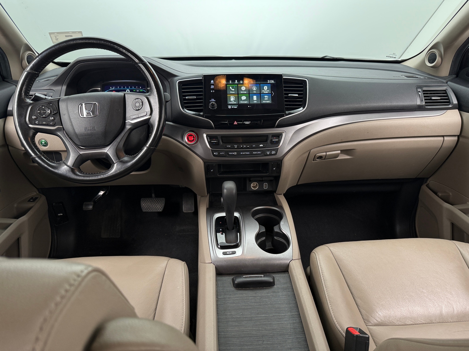 Thumbnail: 2019 Honda Pilot - 2