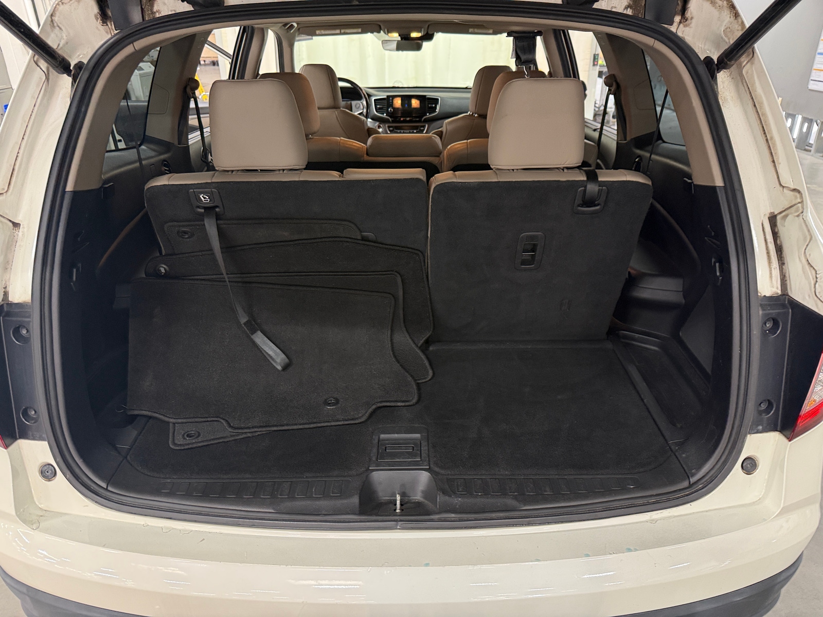 Thumbnail: 2019 Honda Pilot - 6