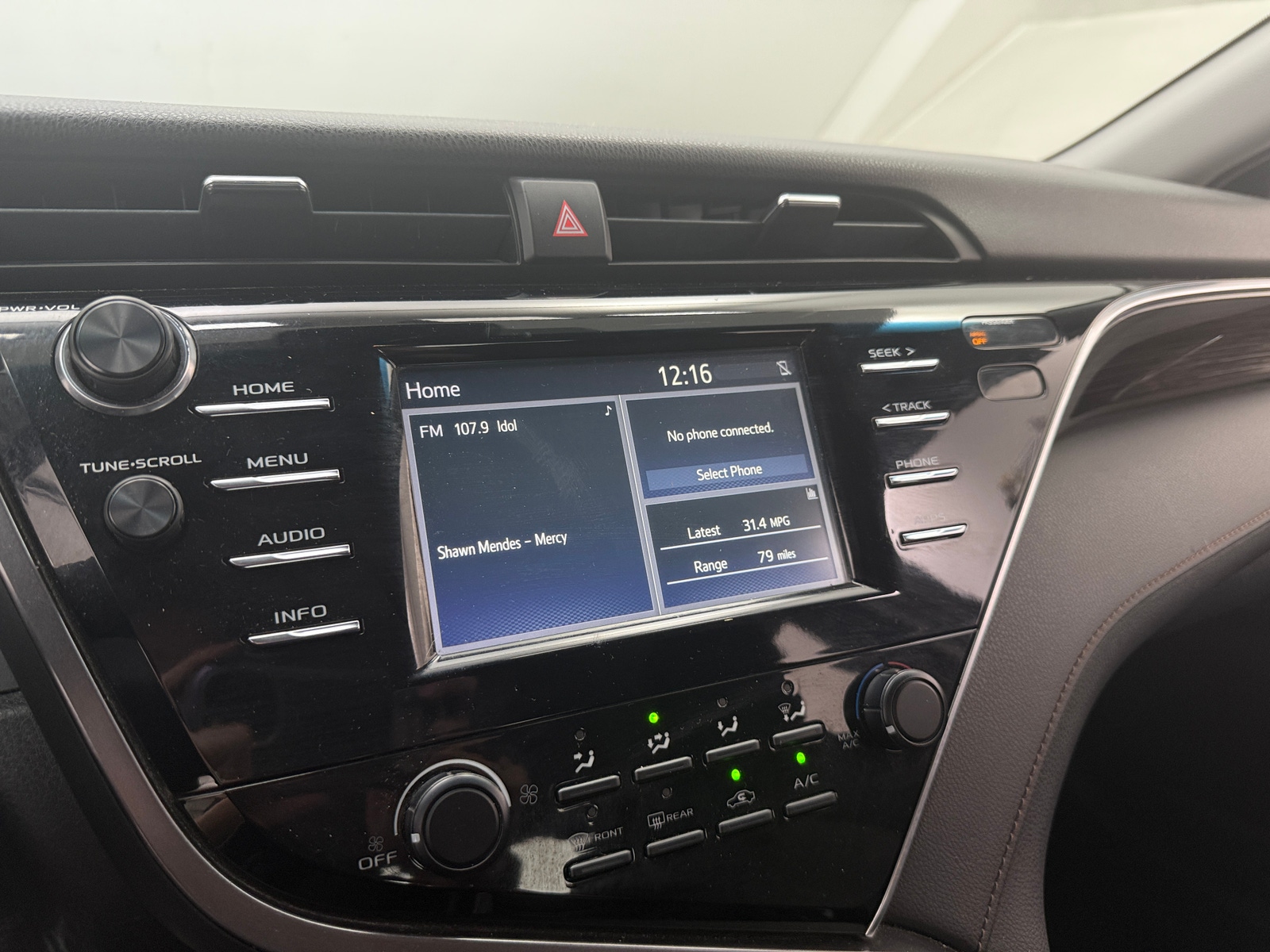 Thumbnail: 2018 Toyota Camry - 4