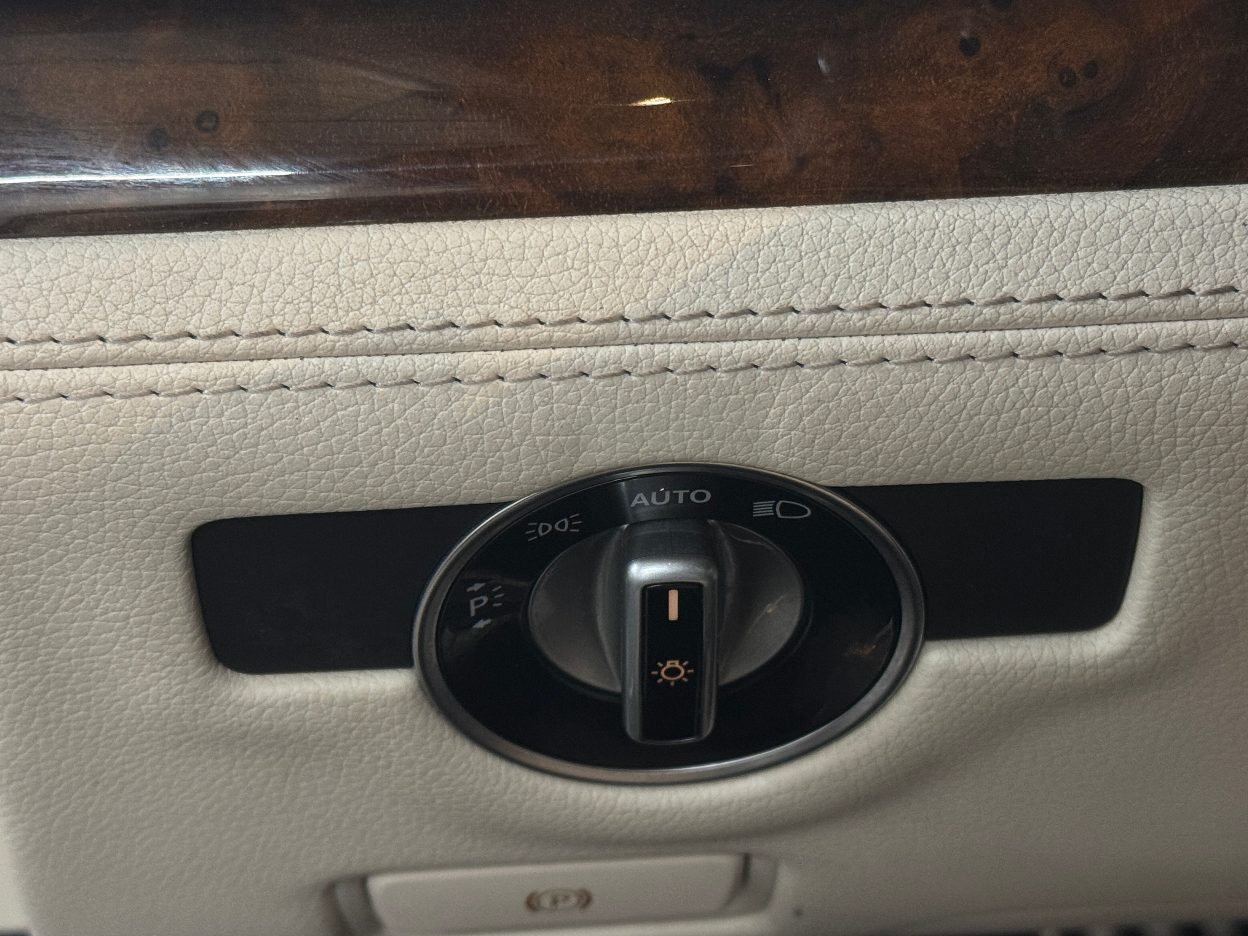 Image of 2014 Mercedes-Benz SL-Class SL 550