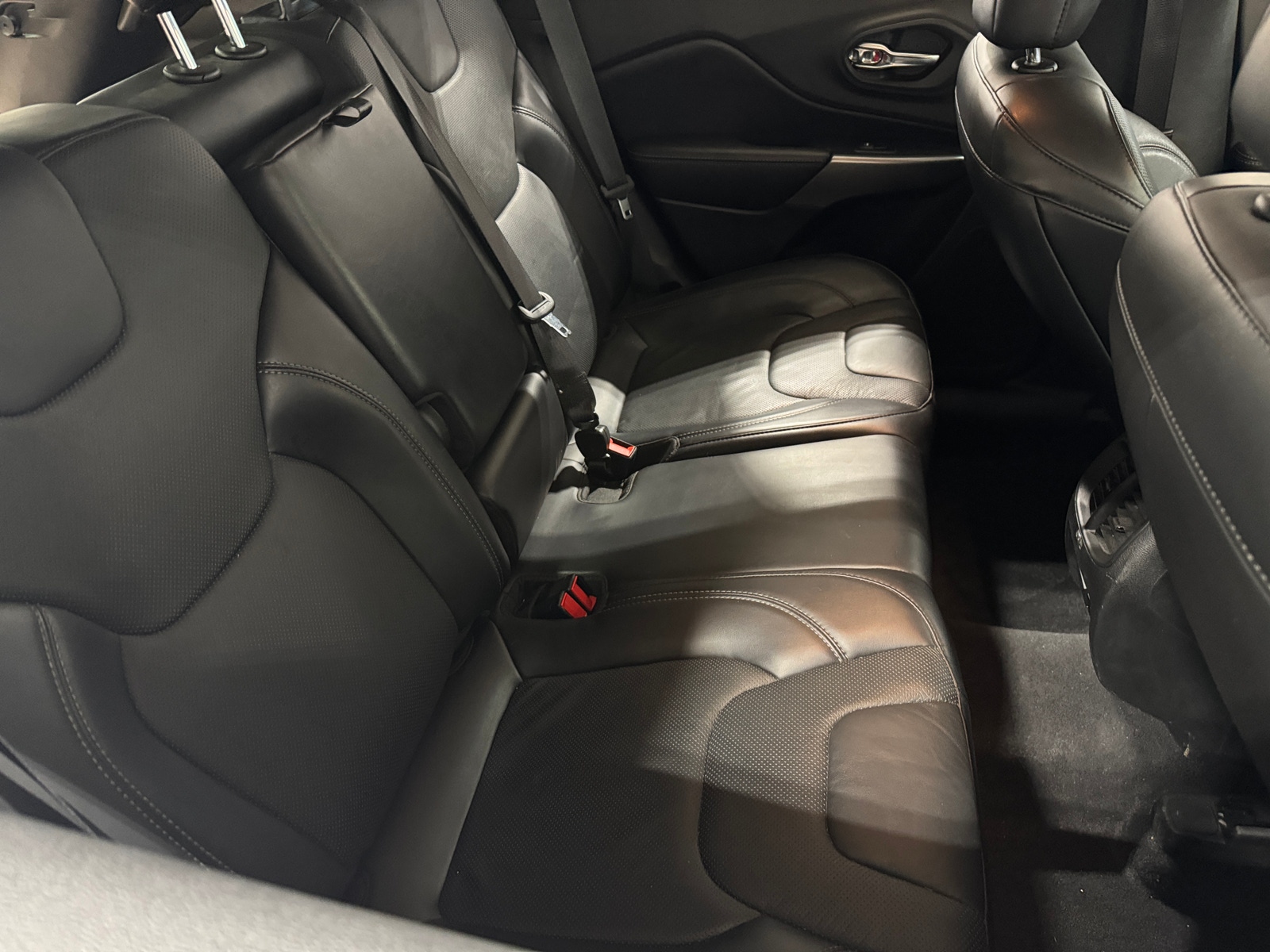 Thumbnail: 2019 Jeep Cherokee - 5