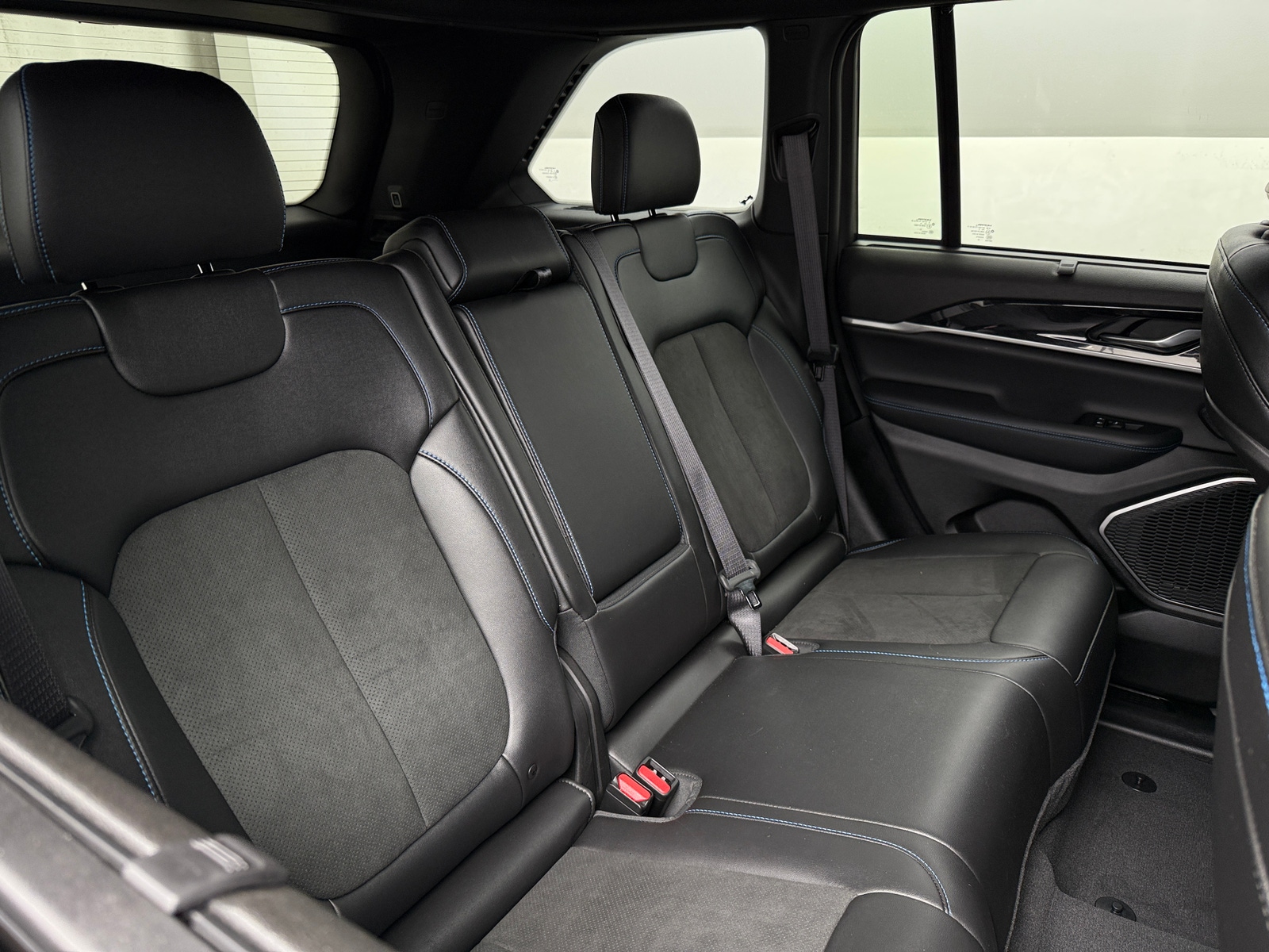 Thumbnail: 2023 Jeep Grand Cherokee - 6