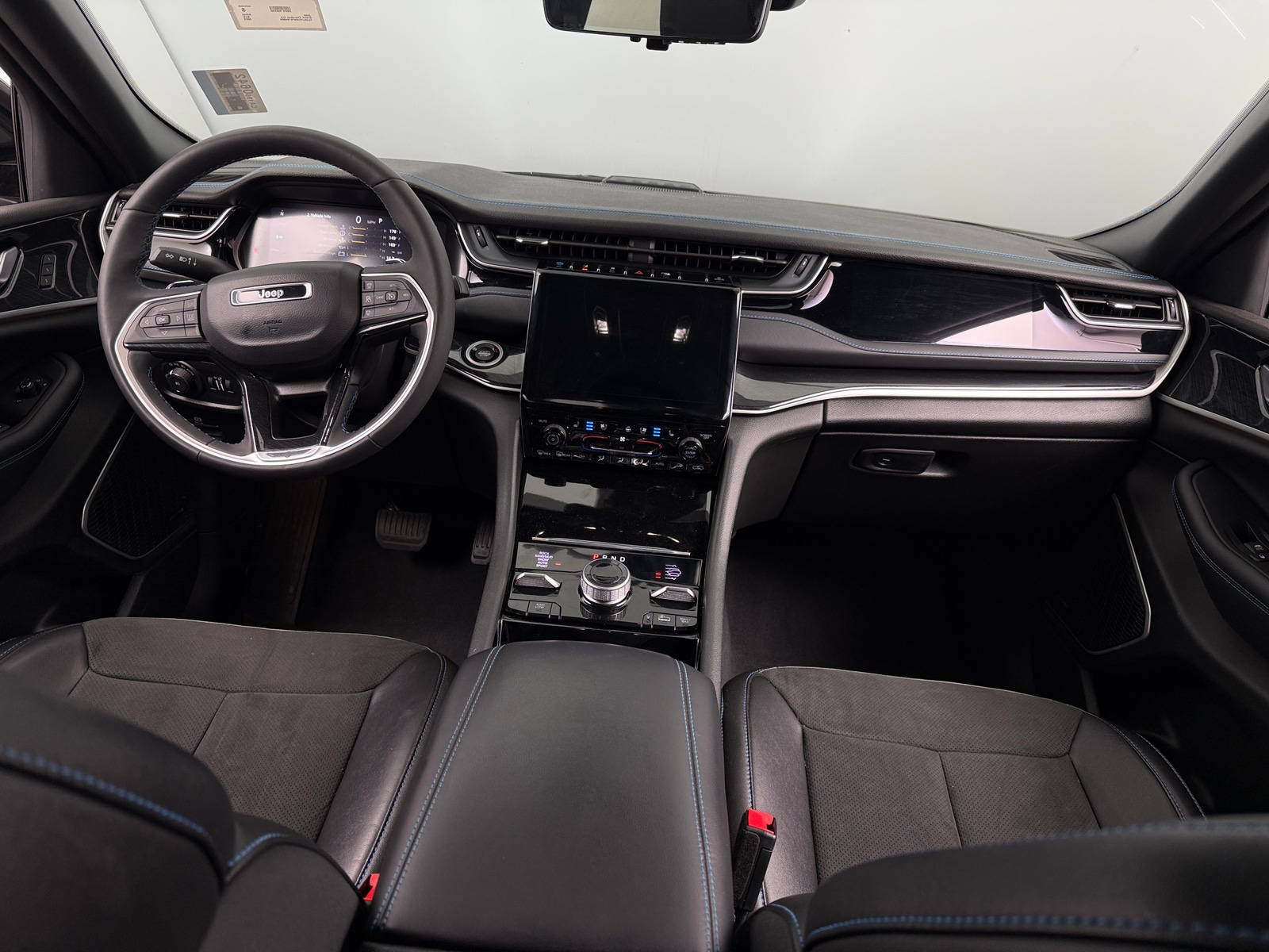Thumbnail: 2023 Jeep Grand Cherokee - 3