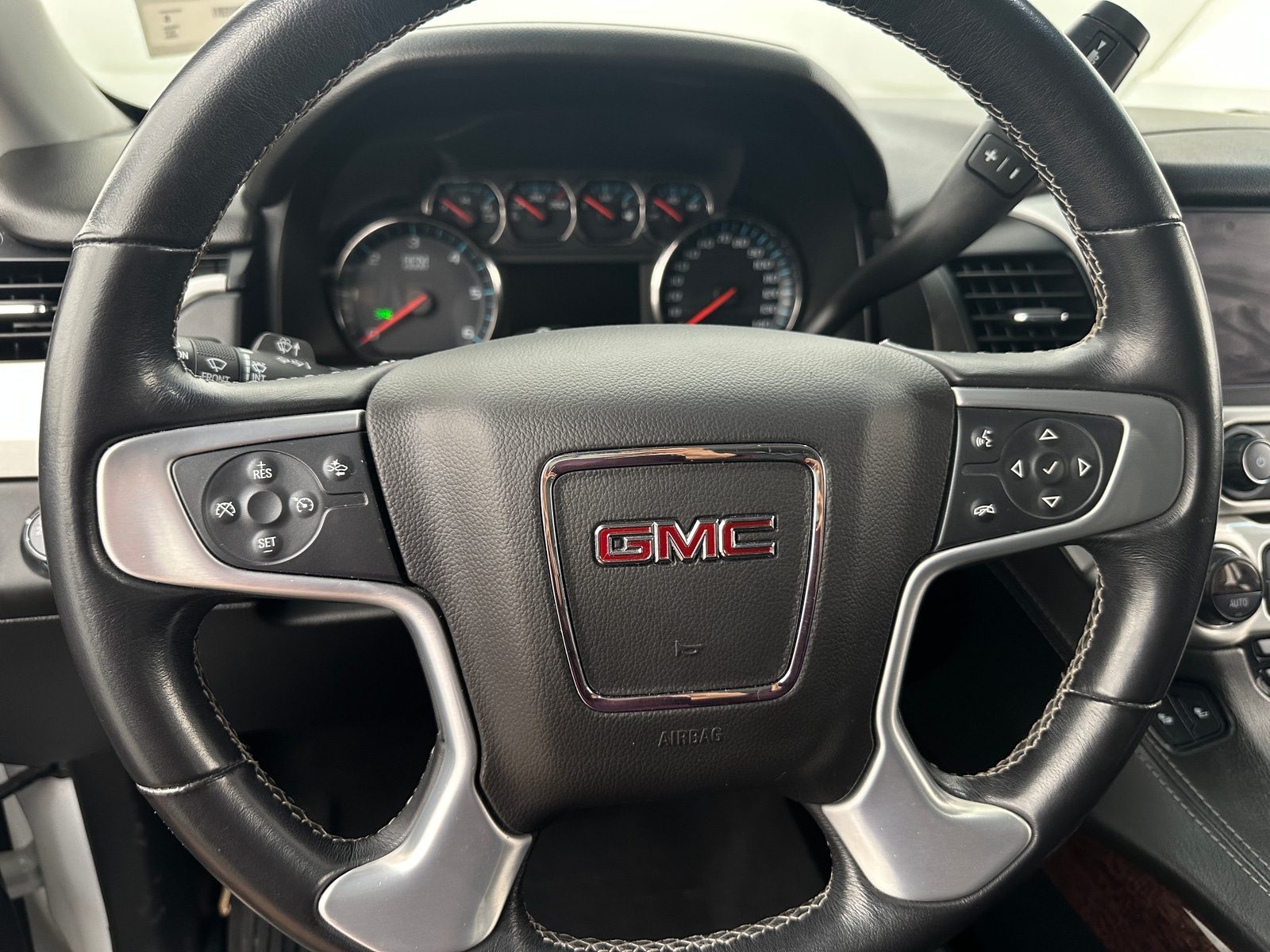 Thumbnail: 2020 GMC Yukon XL - 4