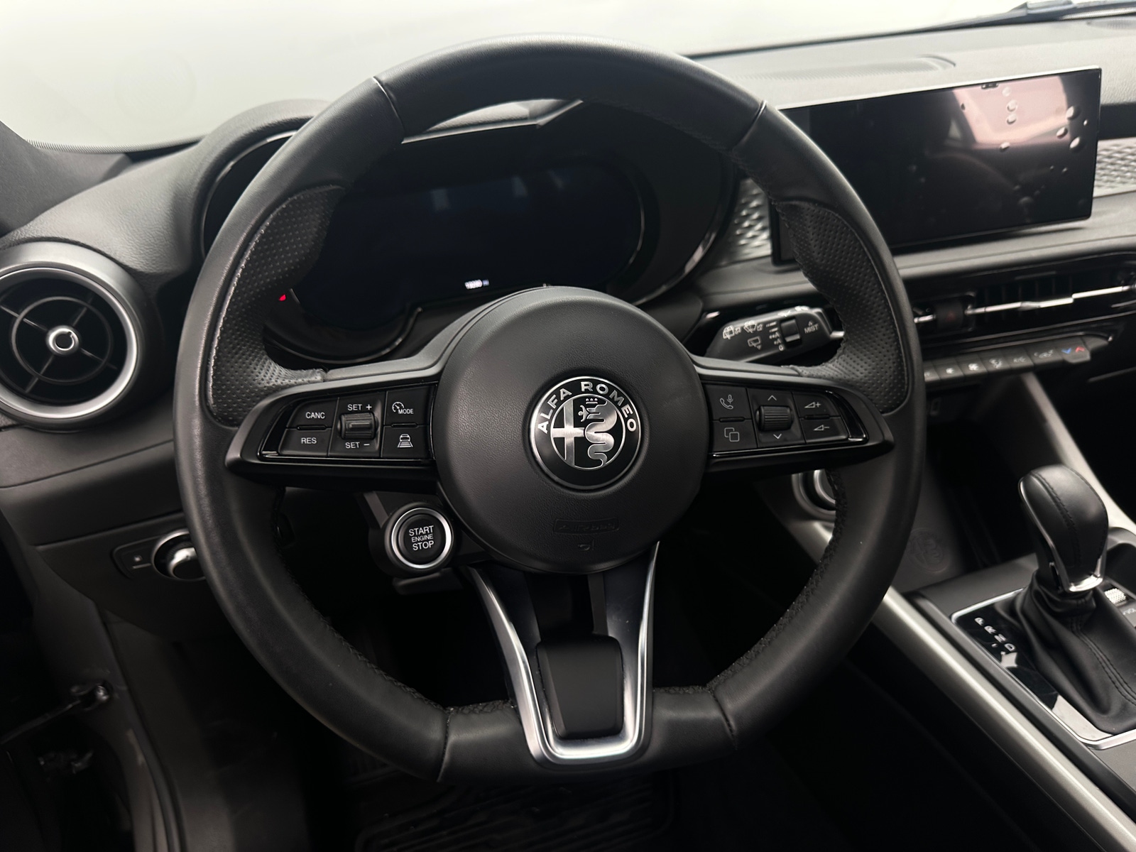 Thumbnail: 2024 Alfa Romeo Tonale - 5