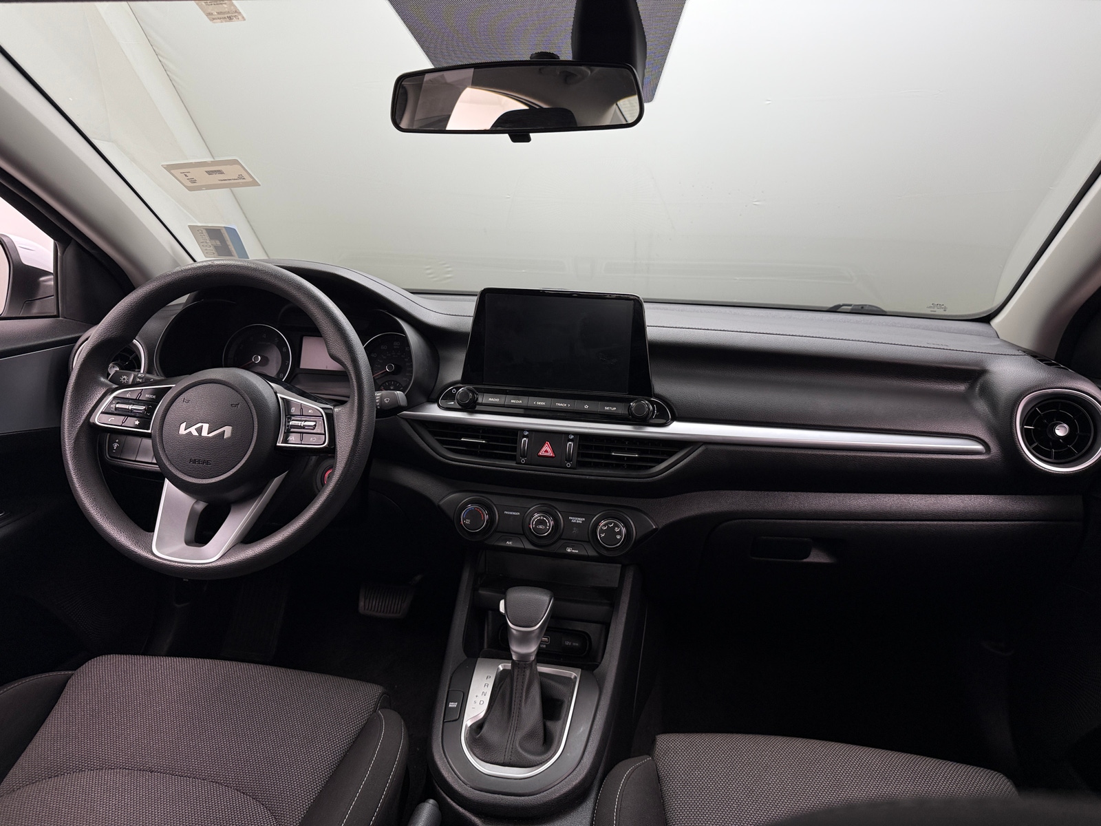 Thumbnail: 2022 Kia Forte - 3