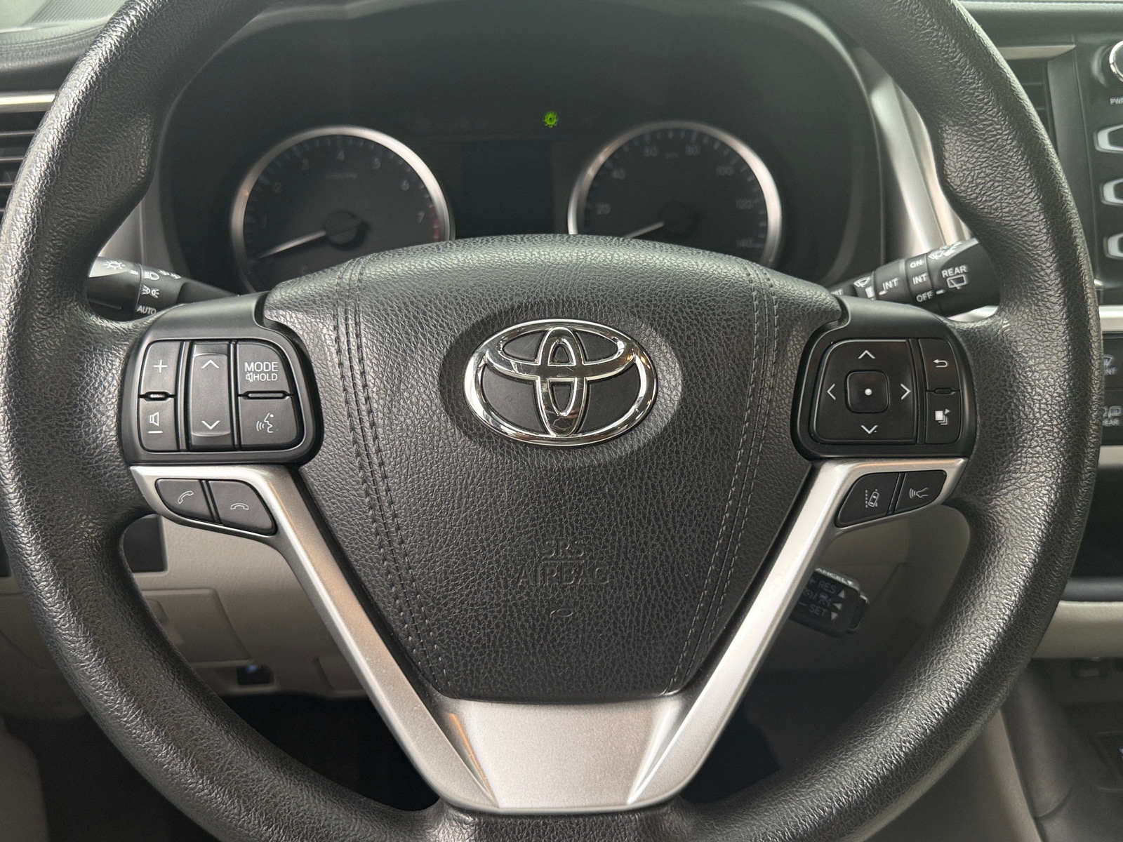 Thumbnail: 2017 Toyota Highlander - 5